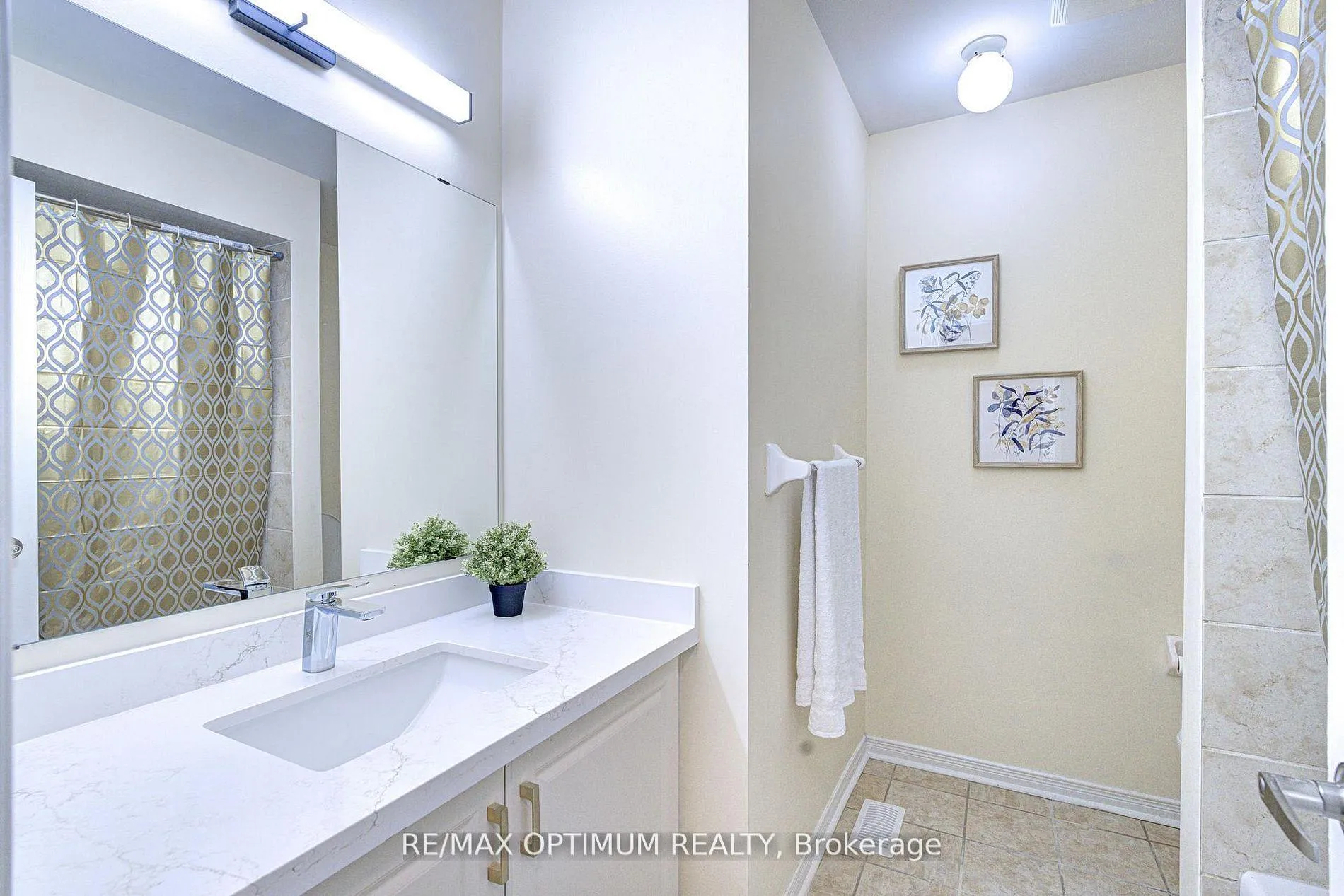 Photo 23 of 20 Bramfield Street, Brampton, Fletcher's Meadow — HOMEH