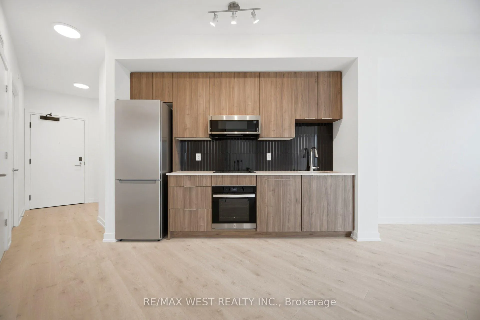 Photo 9 of Unit 626, 2501 Saw Whet Boulevard, Oakville, Glen Abbey — HOMEH