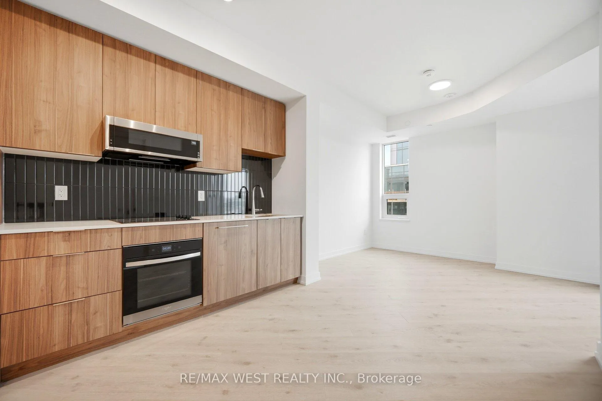 Photo 11 of Unit 626, 2501 Saw Whet Boulevard, Oakville, Glen Abbey — HOMEH