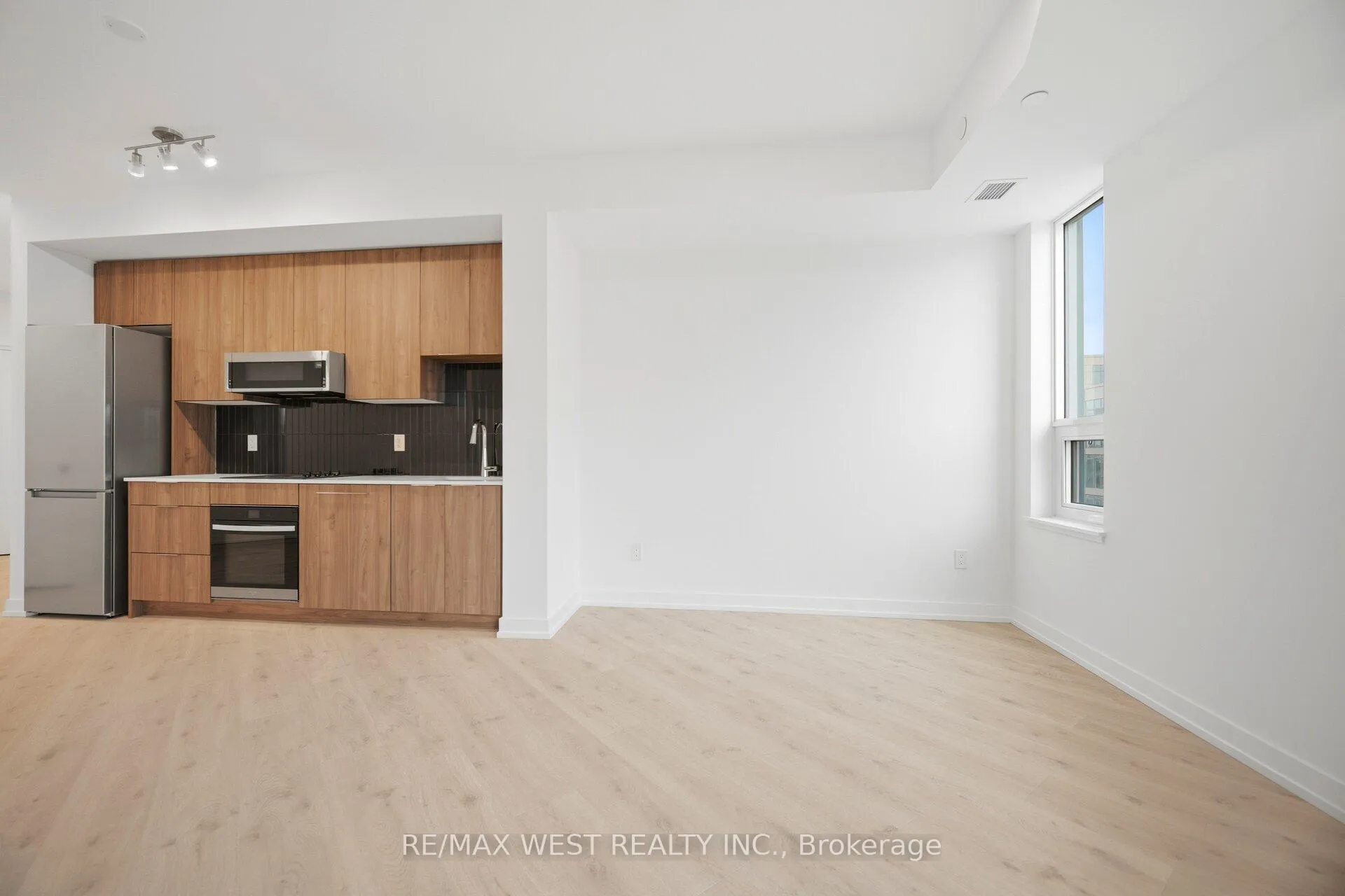 Photo 14 of Unit 626, 2501 Saw Whet Boulevard, Oakville, Glen Abbey — HOMEH