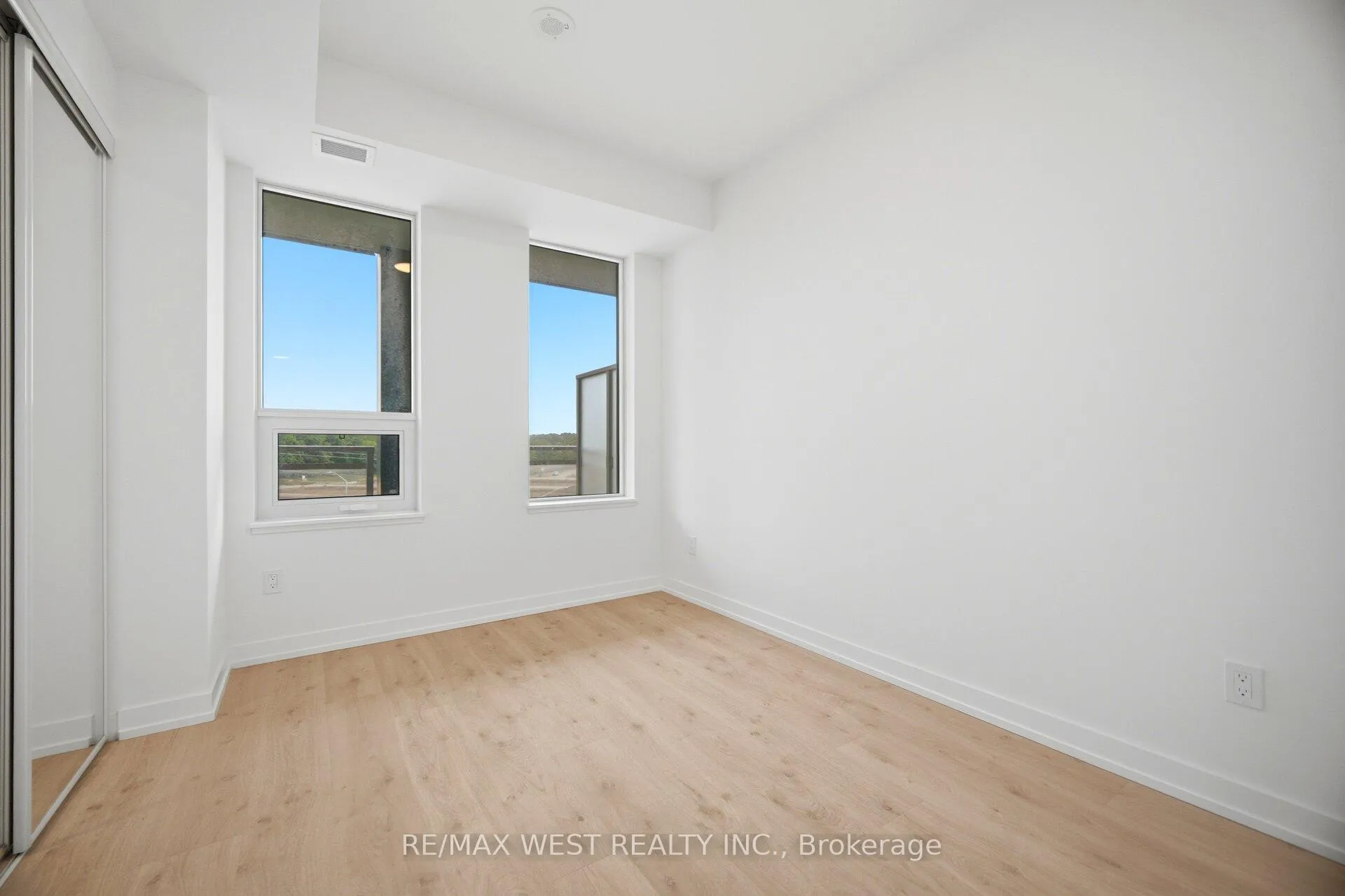 Photo 18 of Unit 626, 2501 Saw Whet Boulevard, Oakville, Glen Abbey — HOMEH