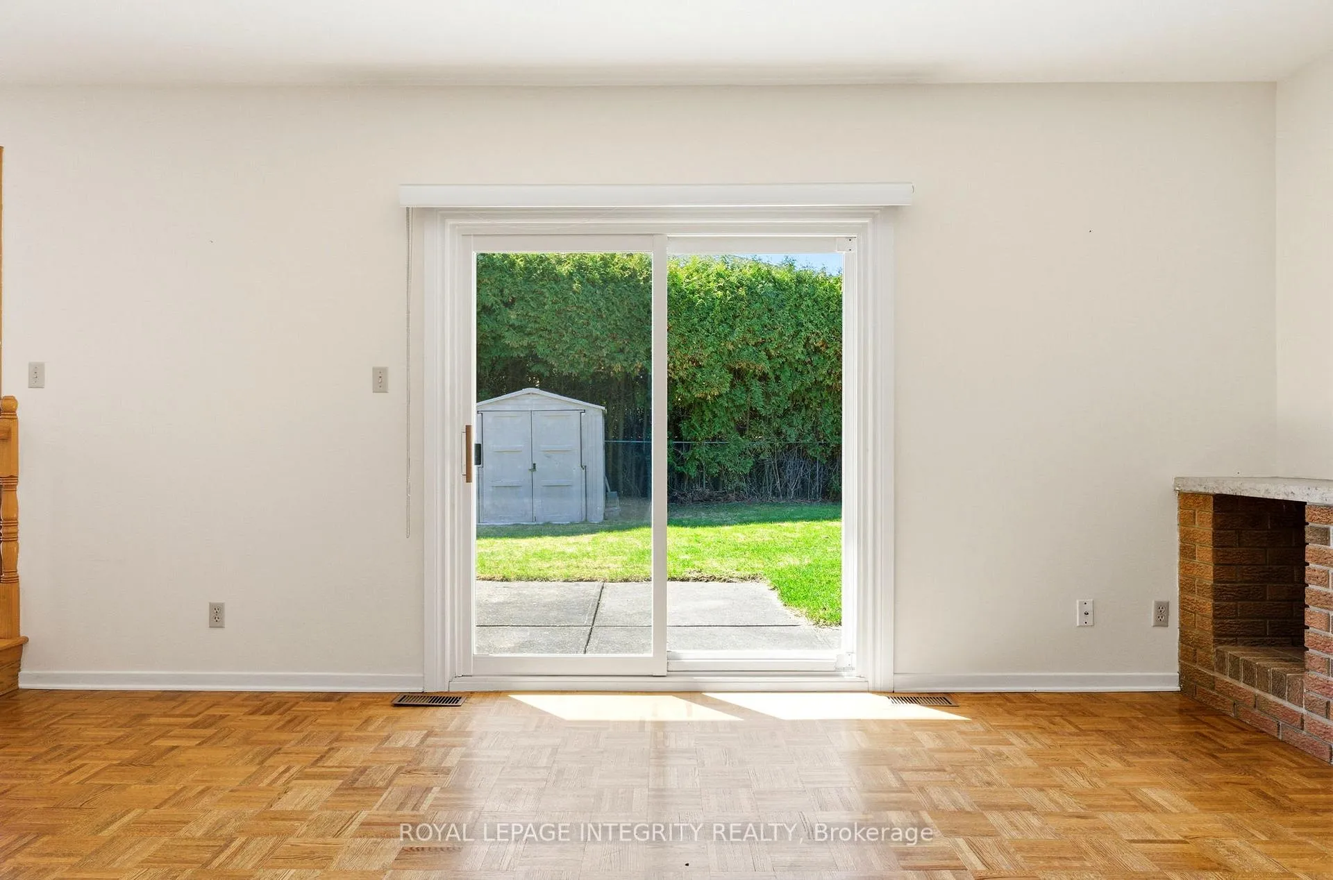 Photo 13 of 10 Parmalea Crescent, Ottawa, Pineglen/Country Place — HOMEH