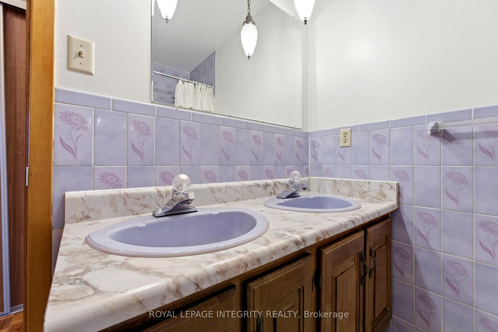 Photo 21 of 10 Parmalea Crescent, Ottawa, Pineglen/Country Place — HOMEH