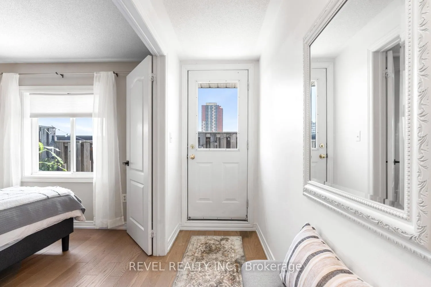 Photo 22 of 8 Grogan Mews, Toronto, Dovercourt-Wallace Emerson-Junction — HOMEH