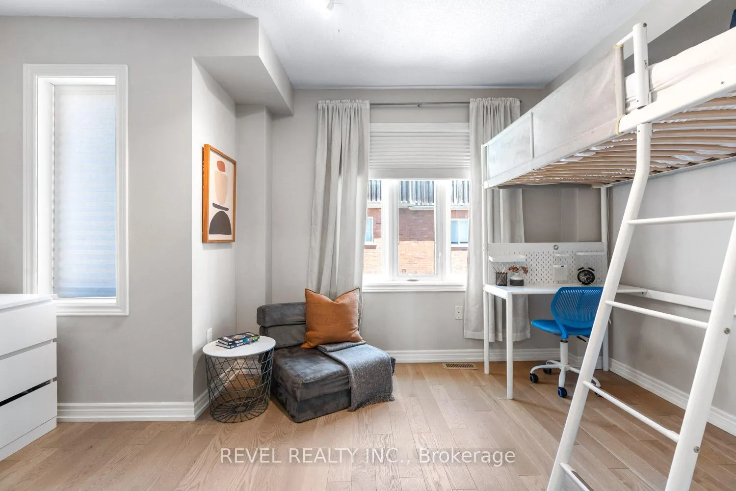 Photo 25 of 8 Grogan Mews, Toronto, Dovercourt-Wallace Emerson-Junction — HOMEH
