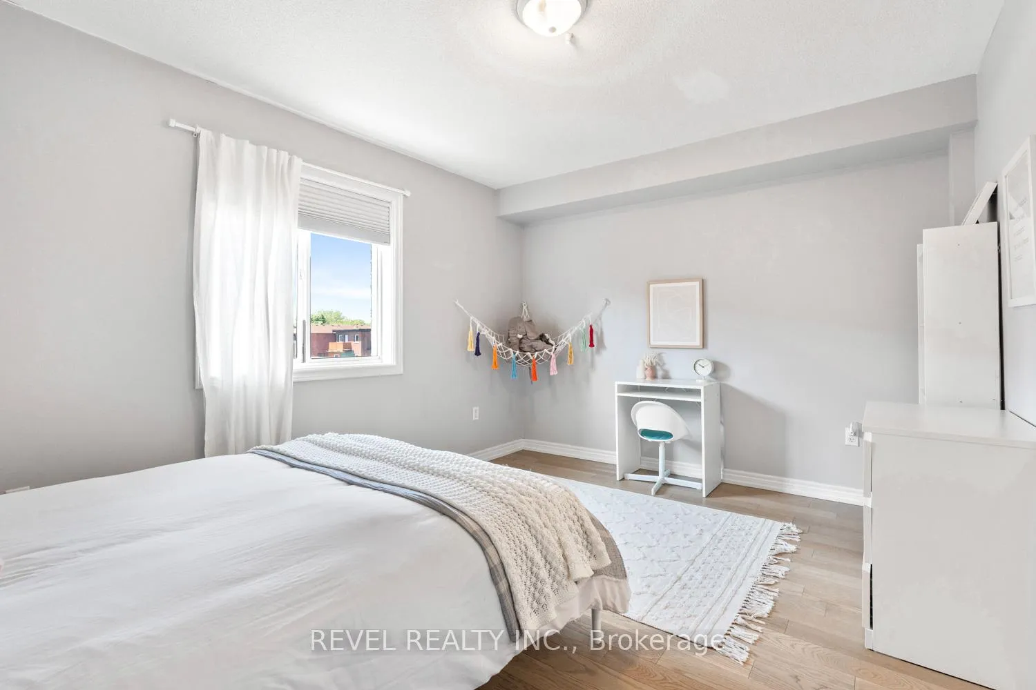 Photo 31 of 8 Grogan Mews, Toronto, Dovercourt-Wallace Emerson-Junction — HOMEH