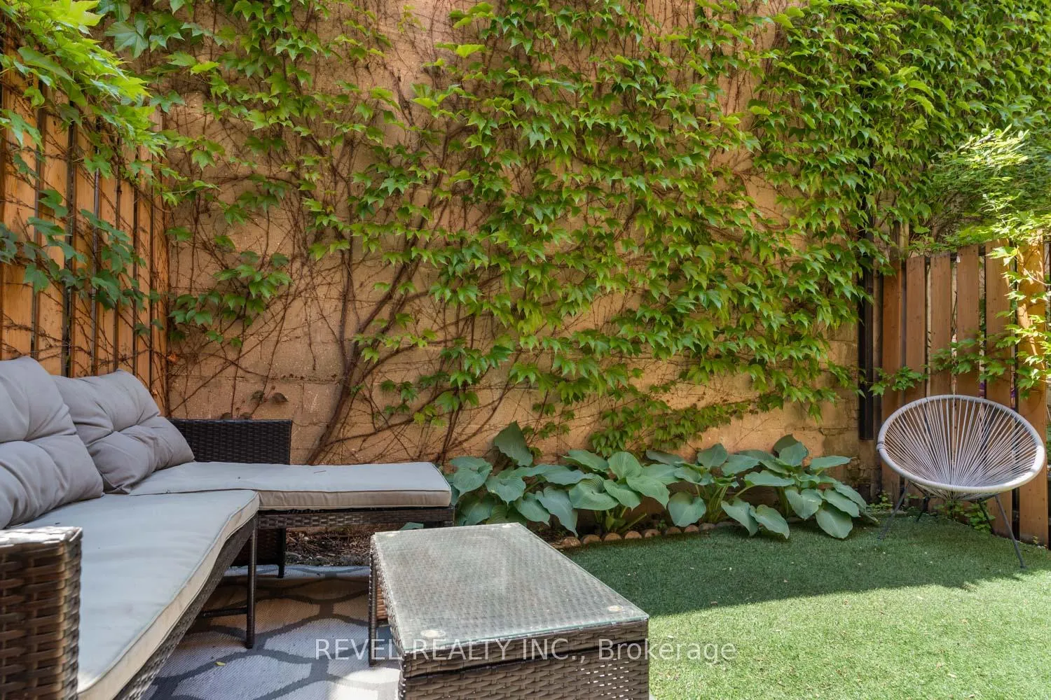 Photo 34 of 8 Grogan Mews, Toronto, Dovercourt-Wallace Emerson-Junction — HOMEH