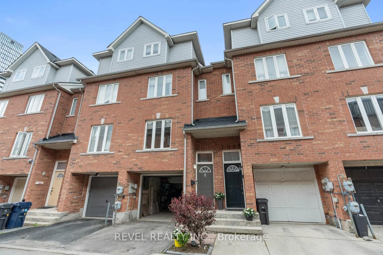 Photo 35 of 8 Grogan Mews, Toronto, Dovercourt-Wallace Emerson-Junction — HOMEH