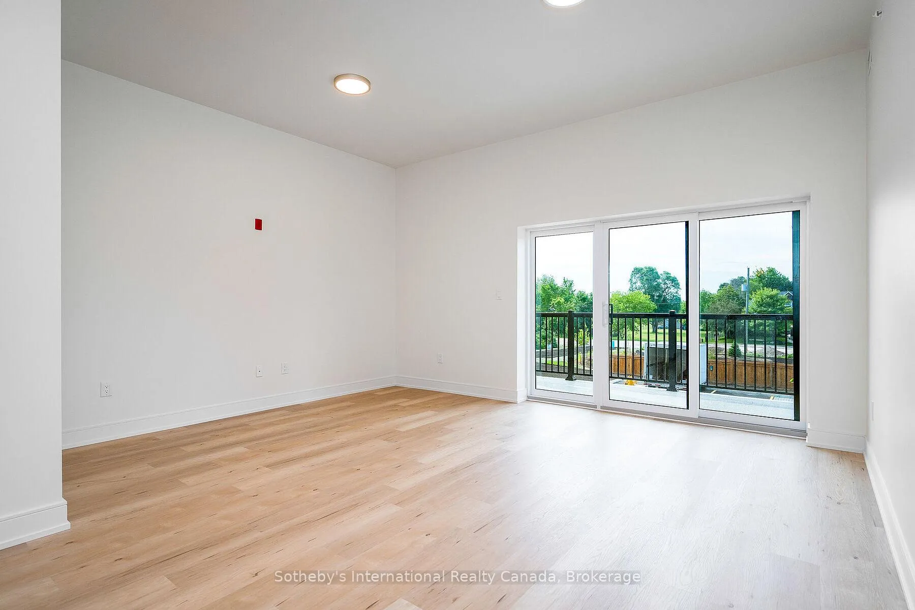 Photo 9 of Unit 221, 121 Mary Street, Clearview, Creemore — HOMEH