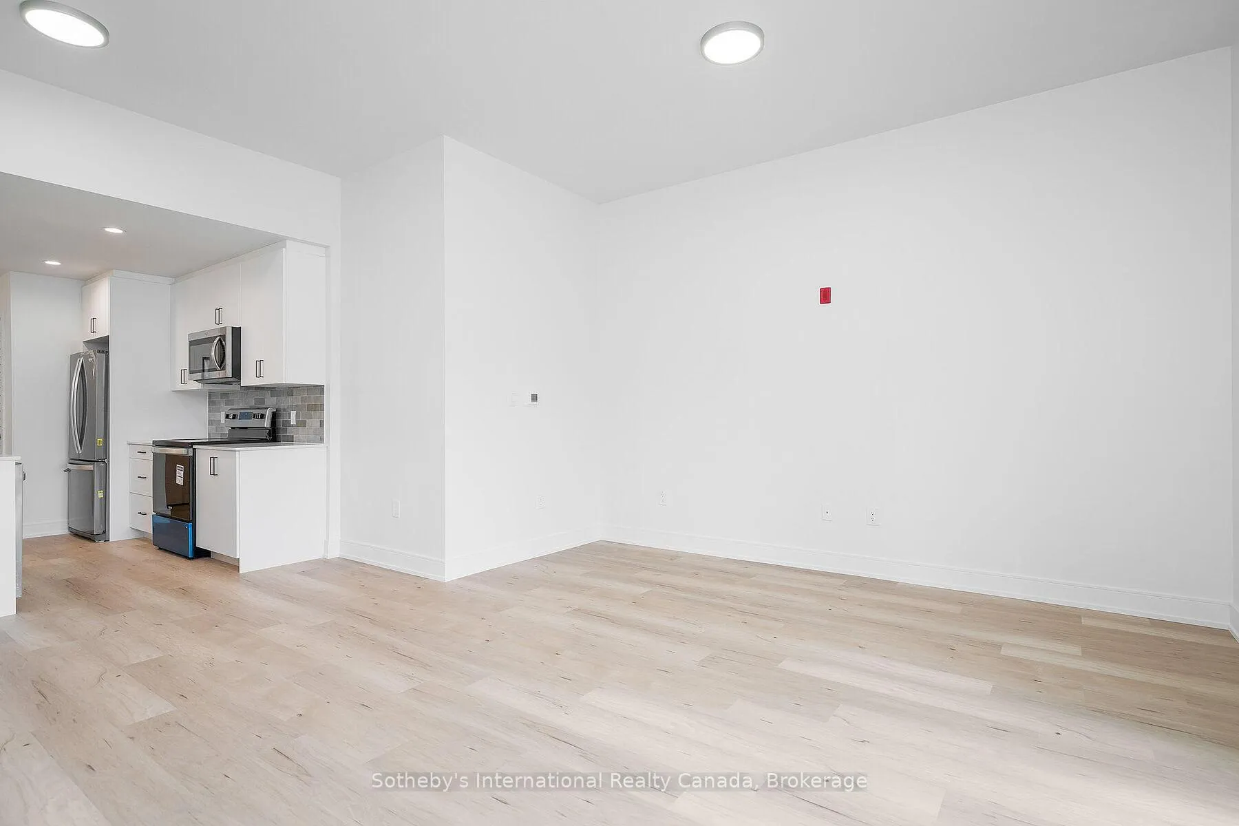 Photo 10 of Unit 221, 121 Mary Street, Clearview, Creemore — HOMEH