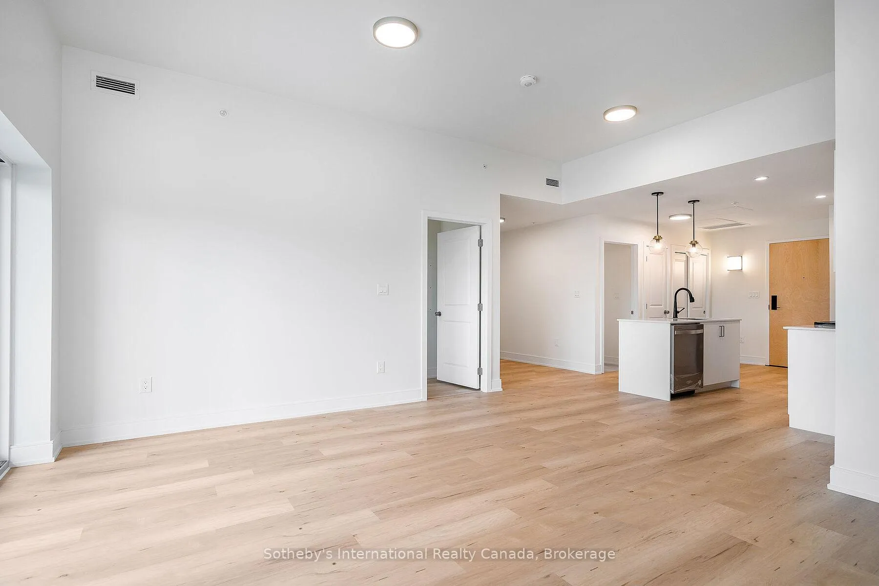 Photo 12 of Unit 221, 121 Mary Street, Clearview, Creemore — HOMEH