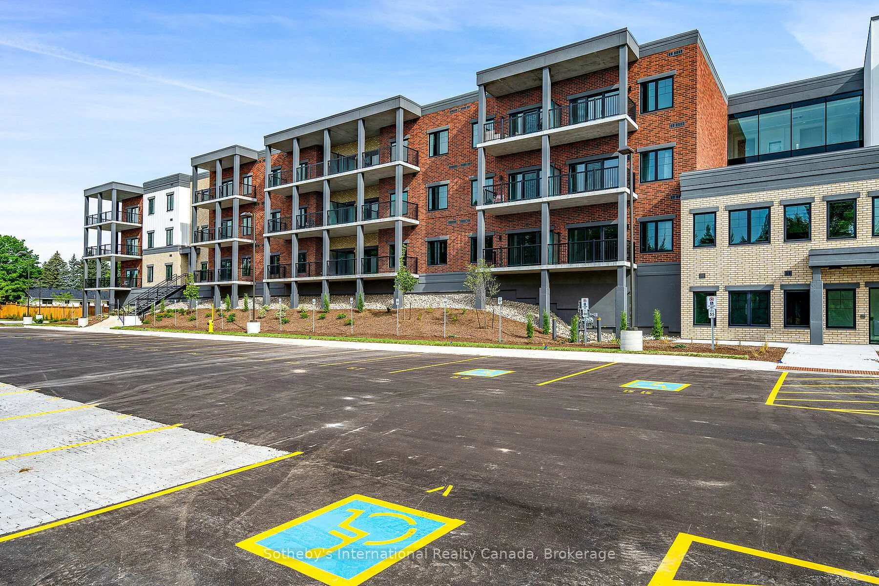 Photo 30 of Unit 221, 121 Mary Street, Clearview, Creemore — HOMEH