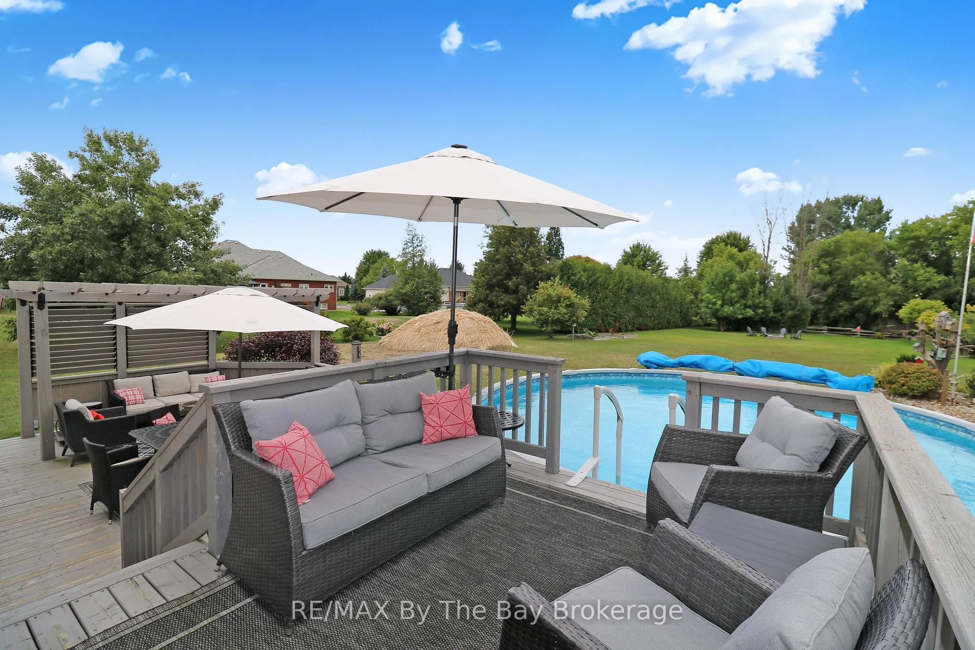 Photo 6 of 18 Maple Drive, Wasaga Beach — HOMEH