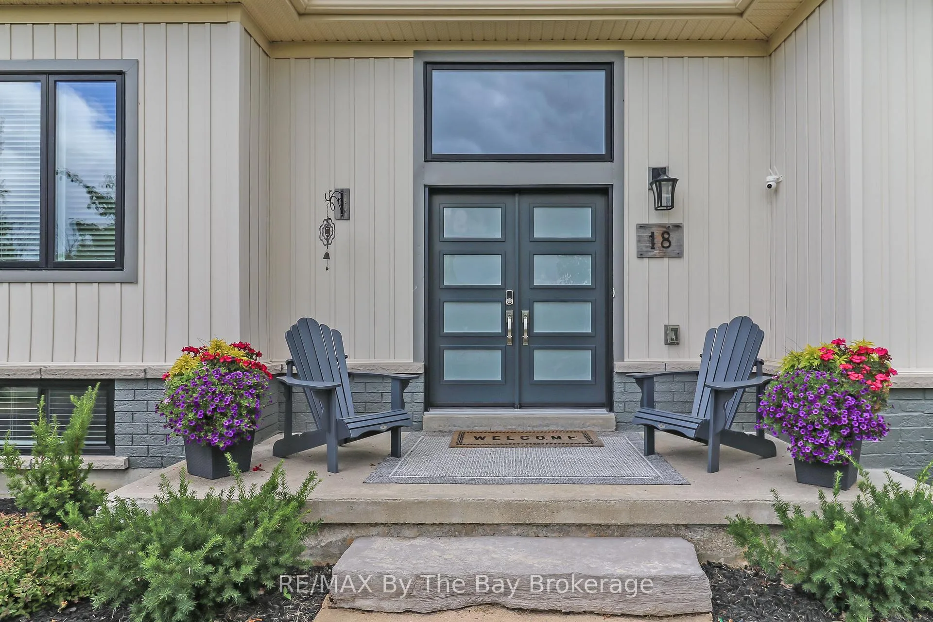 Photo 11 of 18 Maple Drive, Wasaga Beach — HOMEH