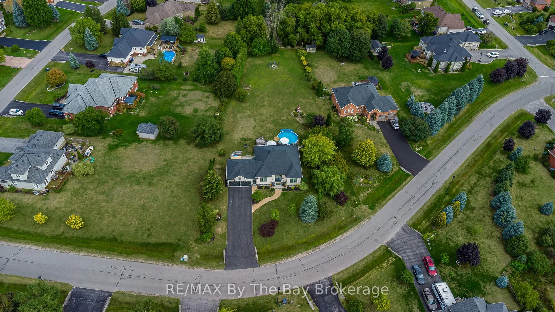 Photo 24 of 18 Maple Drive, Wasaga Beach — HOMEH