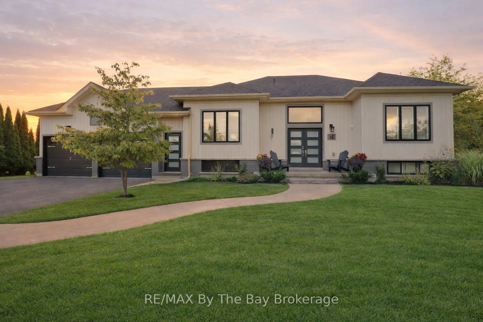 Photo 34 of 18 Maple Drive, Wasaga Beach — HOMEH