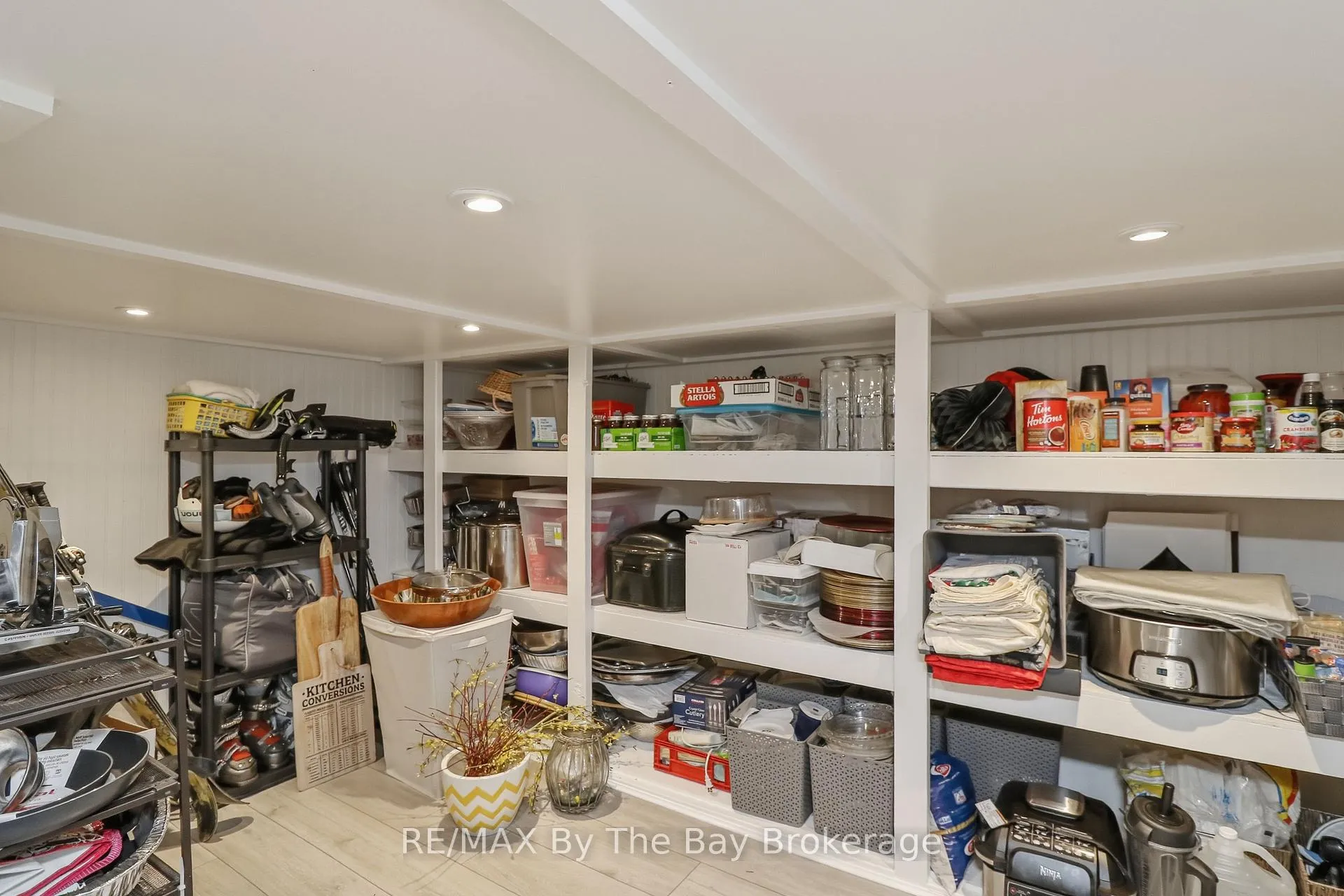 Photo 44 of 18 Maple Drive, Wasaga Beach — HOMEH
