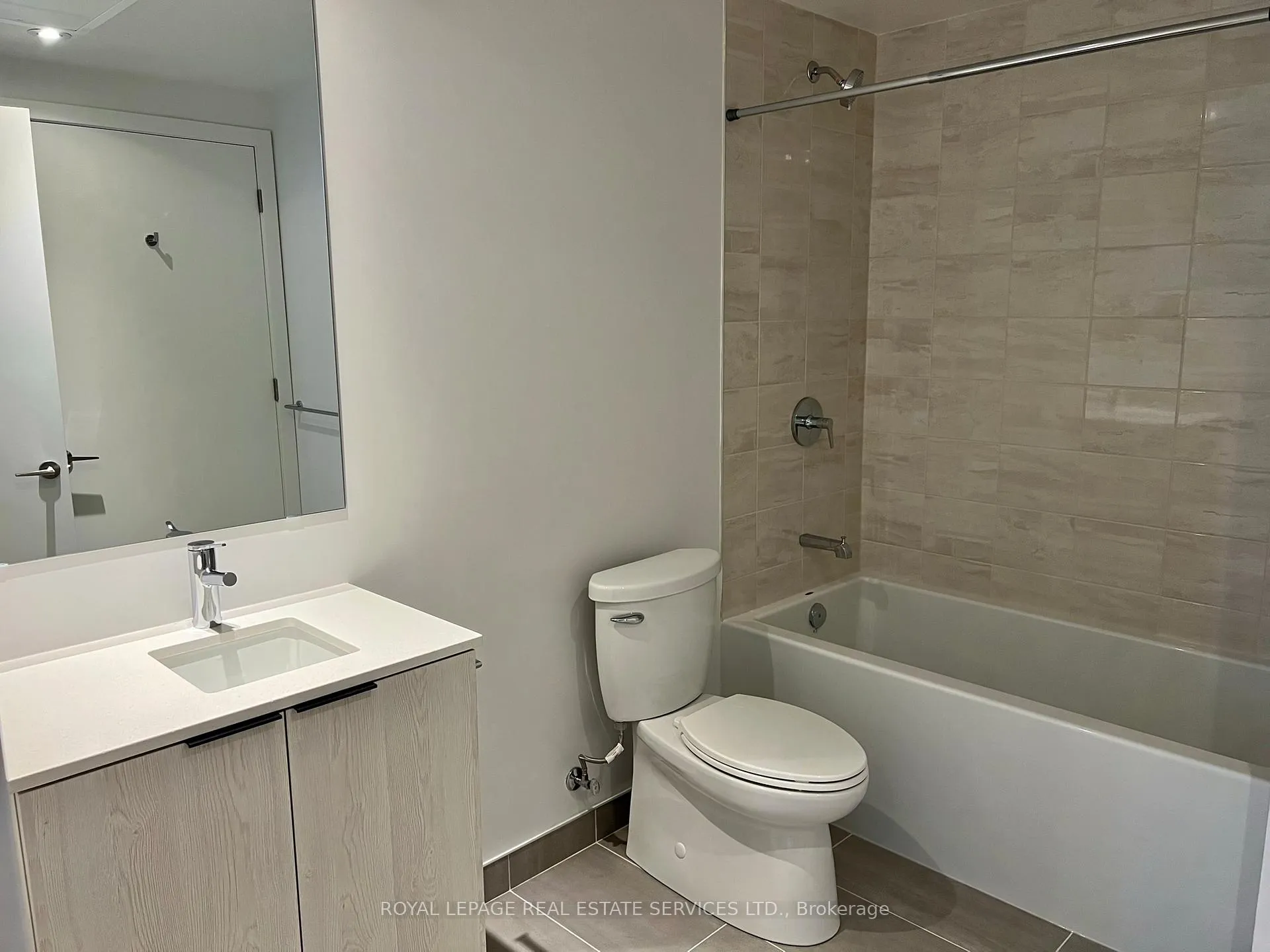 Photo 8 of Unit 920, 50 Power Street, Toronto, Moss Park — HOMEH
