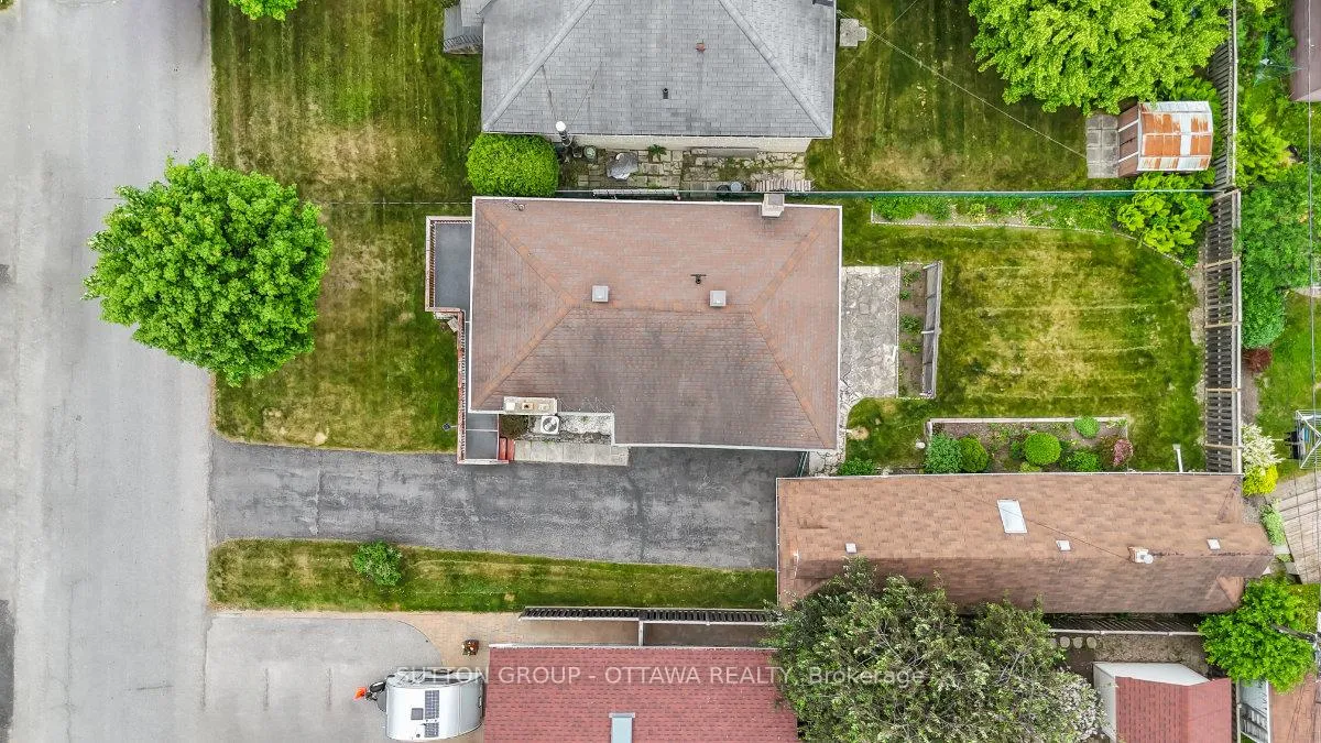 Photo 2 of 442 Wentworth Avenue, Ottawa, Woodroffe — HOMEH