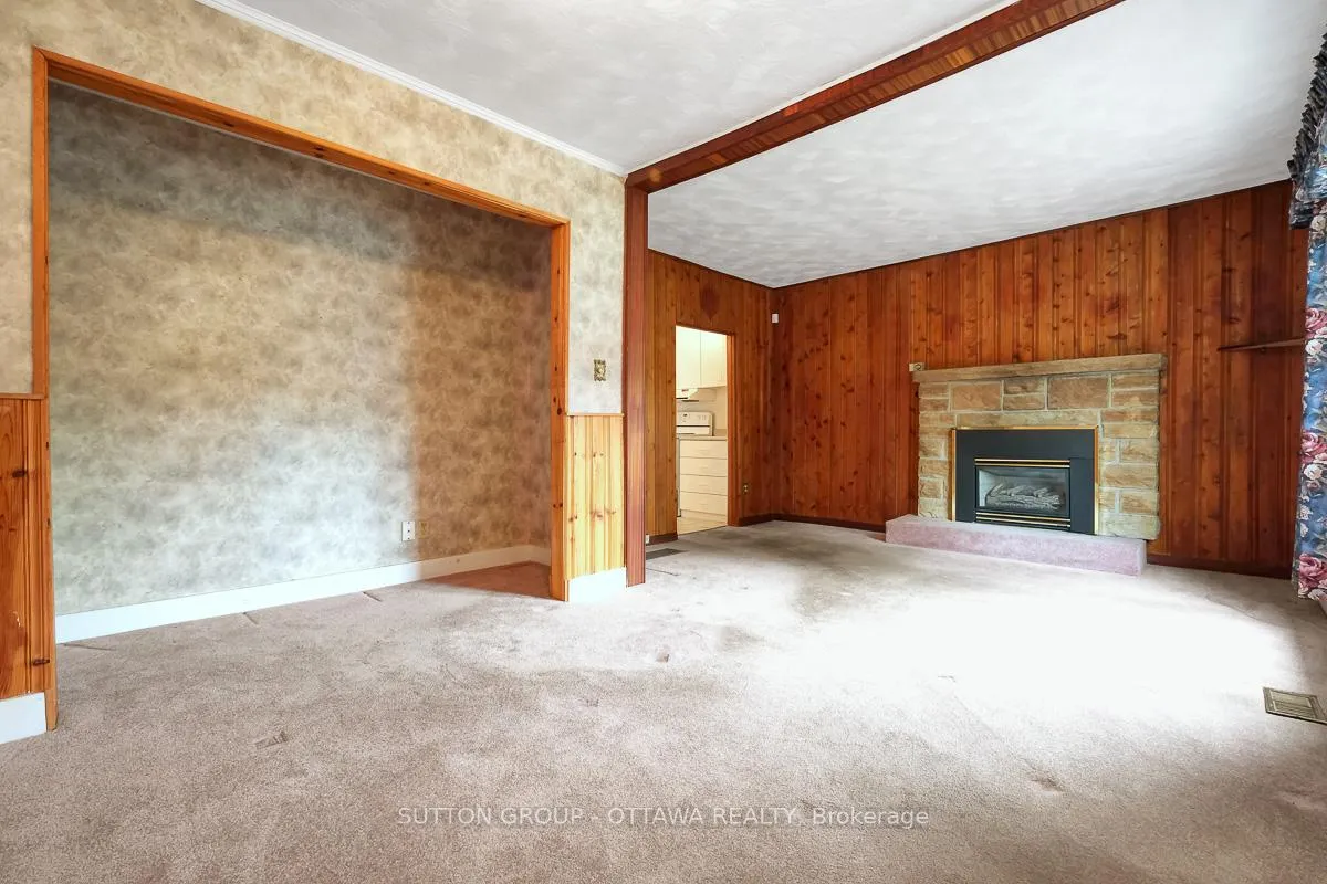 Photo 11 of 442 Wentworth Avenue, Ottawa, Woodroffe — HOMEH