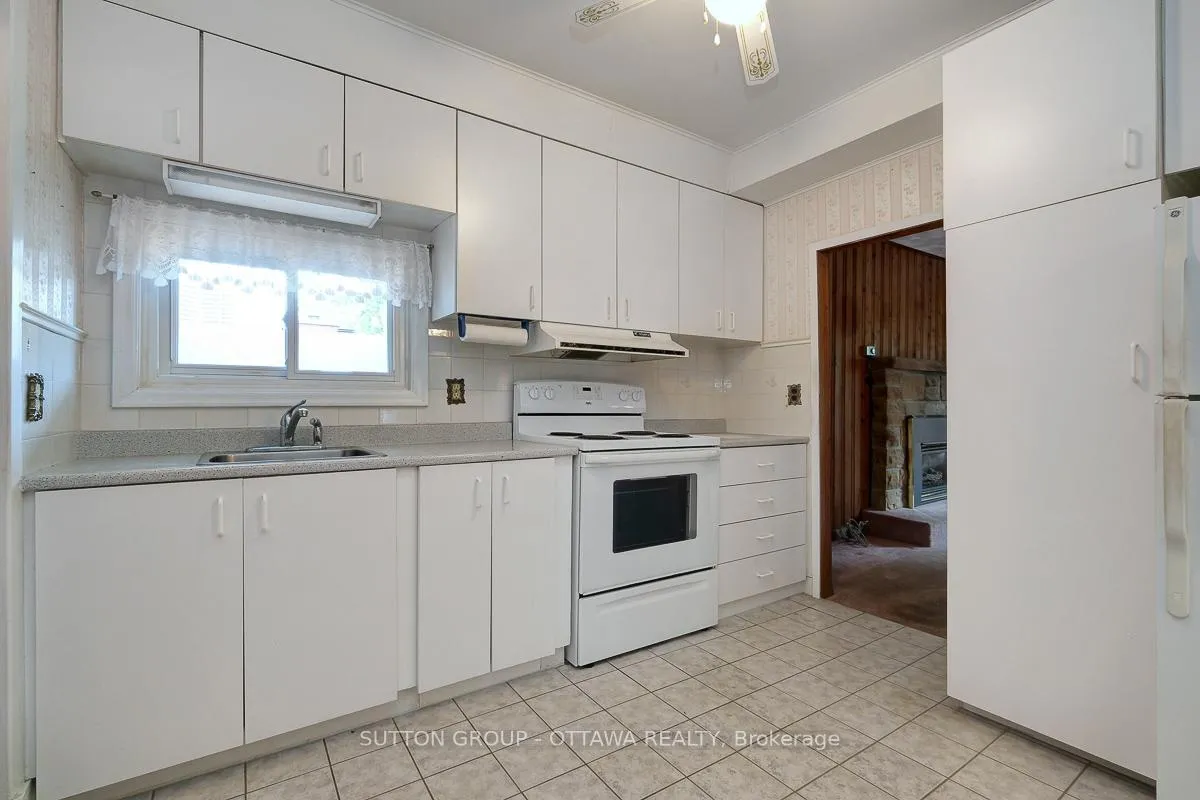 Photo 13 of 442 Wentworth Avenue, Ottawa, Woodroffe — HOMEH