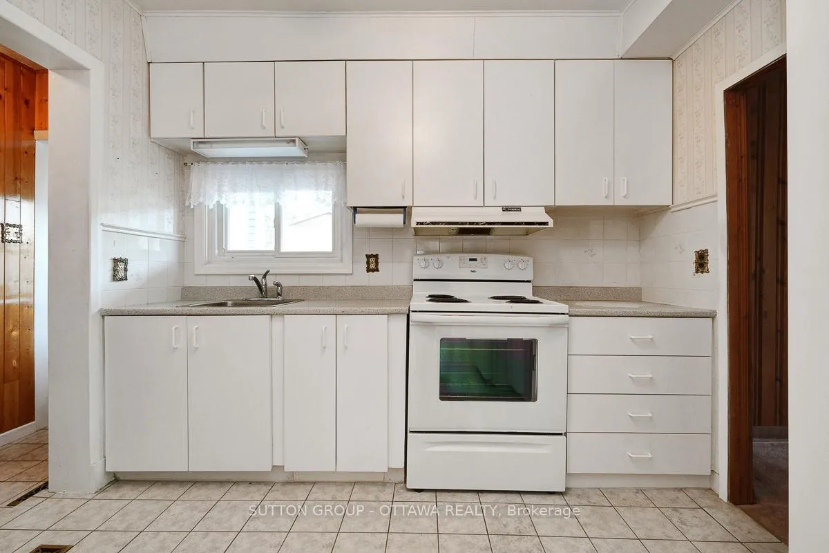 Photo 14 of 442 Wentworth Avenue, Ottawa, Woodroffe — HOMEH