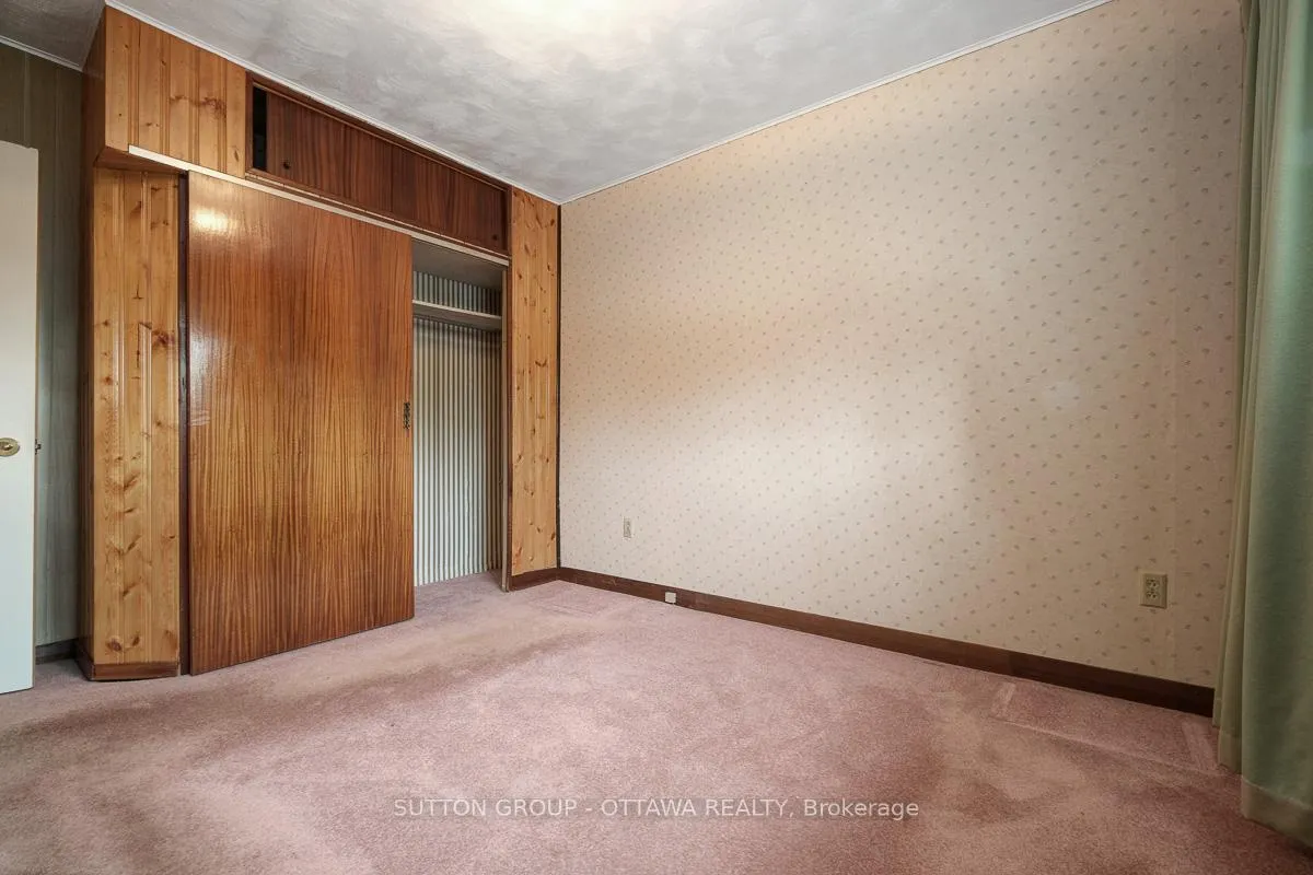 Photo 18 of 442 Wentworth Avenue, Ottawa, Woodroffe — HOMEH