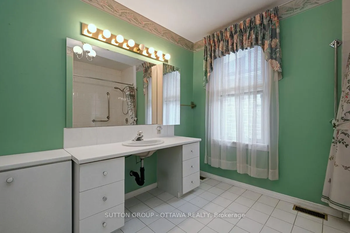 Photo 20 of 442 Wentworth Avenue, Ottawa, Woodroffe — HOMEH