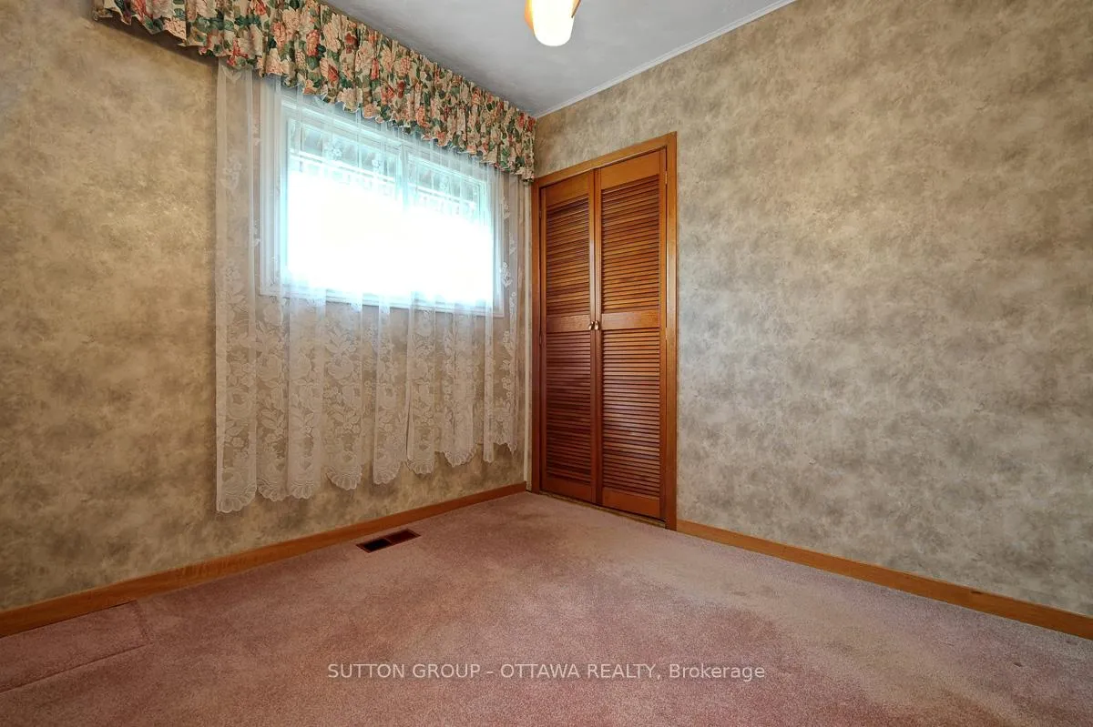 Photo 22 of 442 Wentworth Avenue, Ottawa, Woodroffe — HOMEH