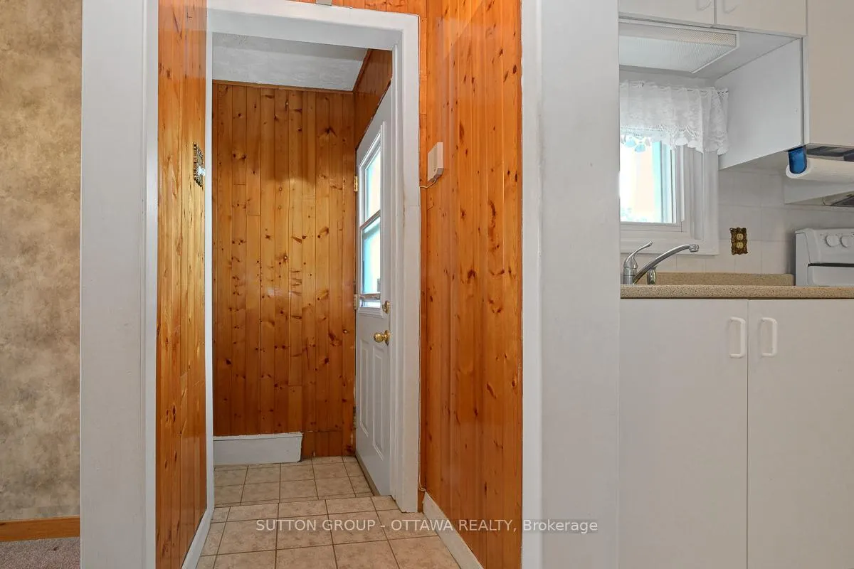 Photo 23 of 442 Wentworth Avenue, Ottawa, Woodroffe — HOMEH