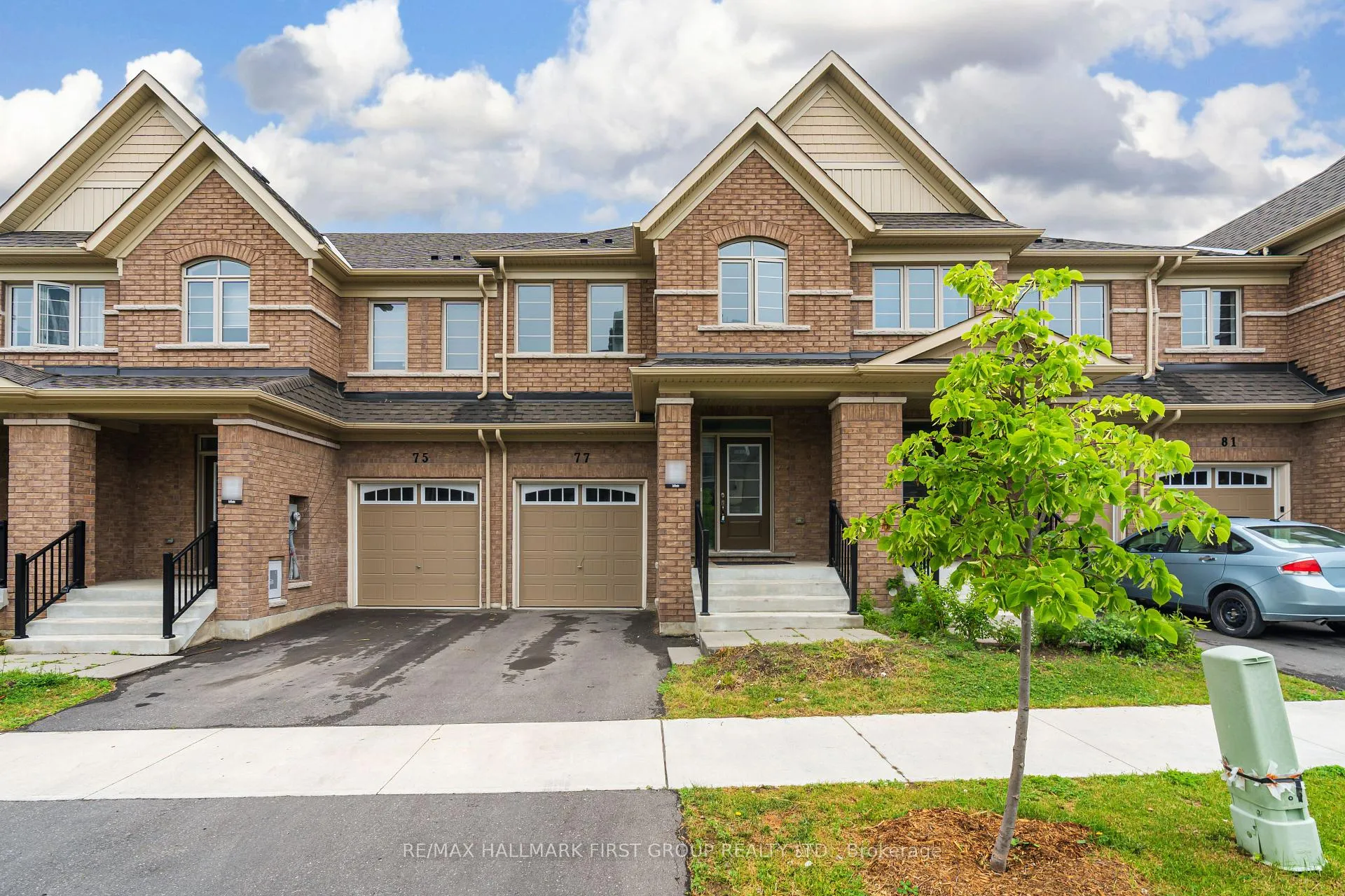 Front of 77 Air Dancer Crescent