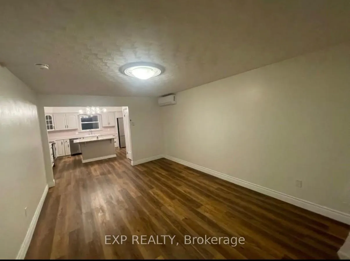 Photo 2 of Unit Unit #2, 185 St. George Street, Welland, Broadway — HOMEH