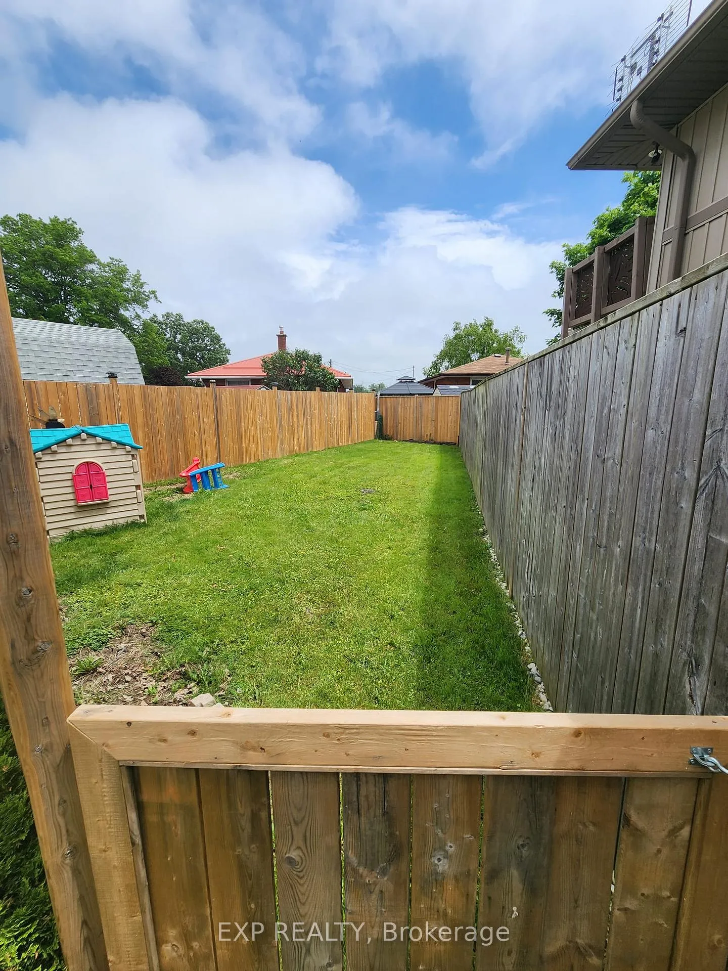 Photo 17 of Unit Unit #2, 185 St. George Street, Welland, Broadway — HOMEH