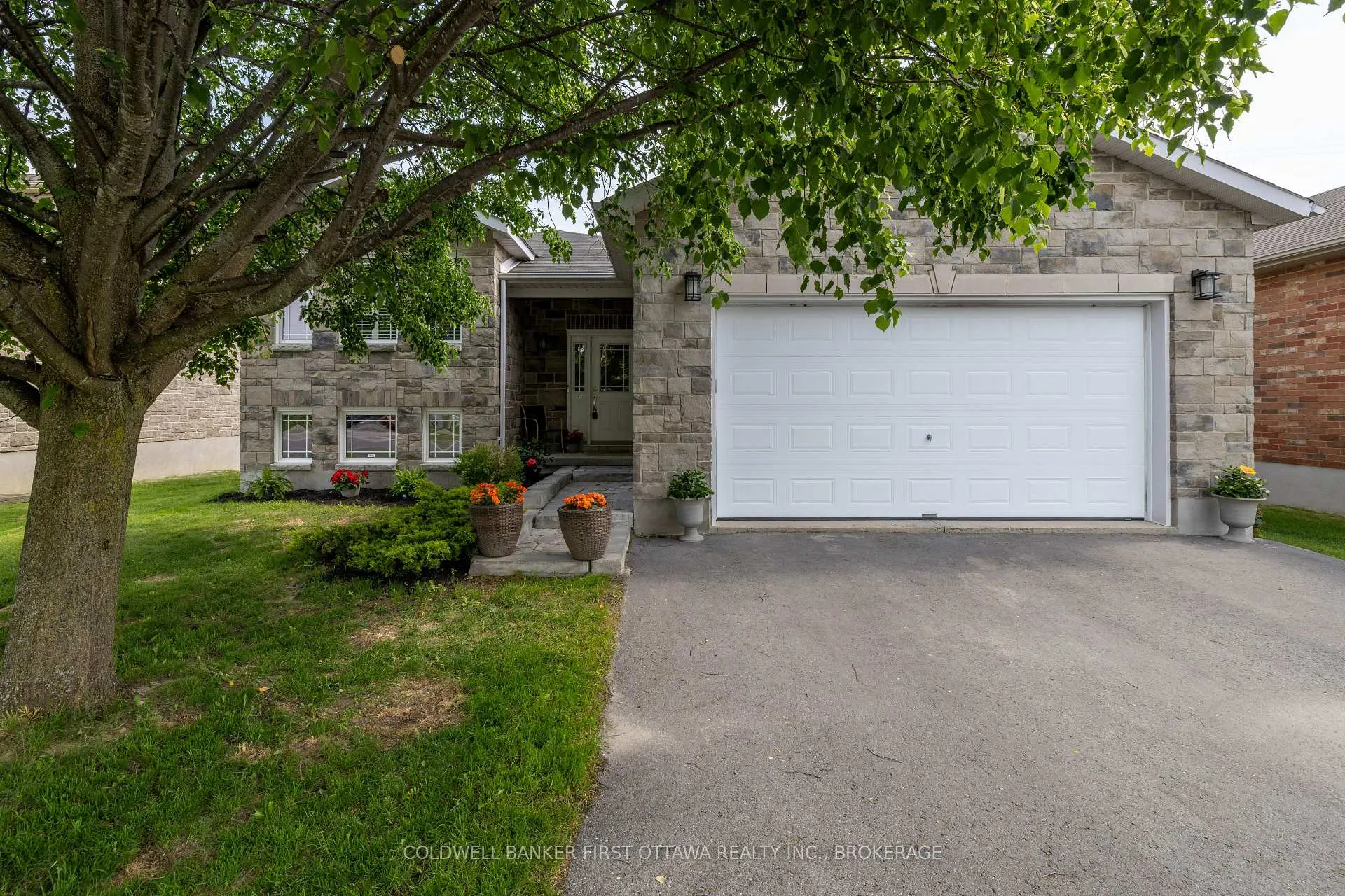 Photo 1 of 1346 Sierra Avenue, Kingston, City Northwest — HOMEH