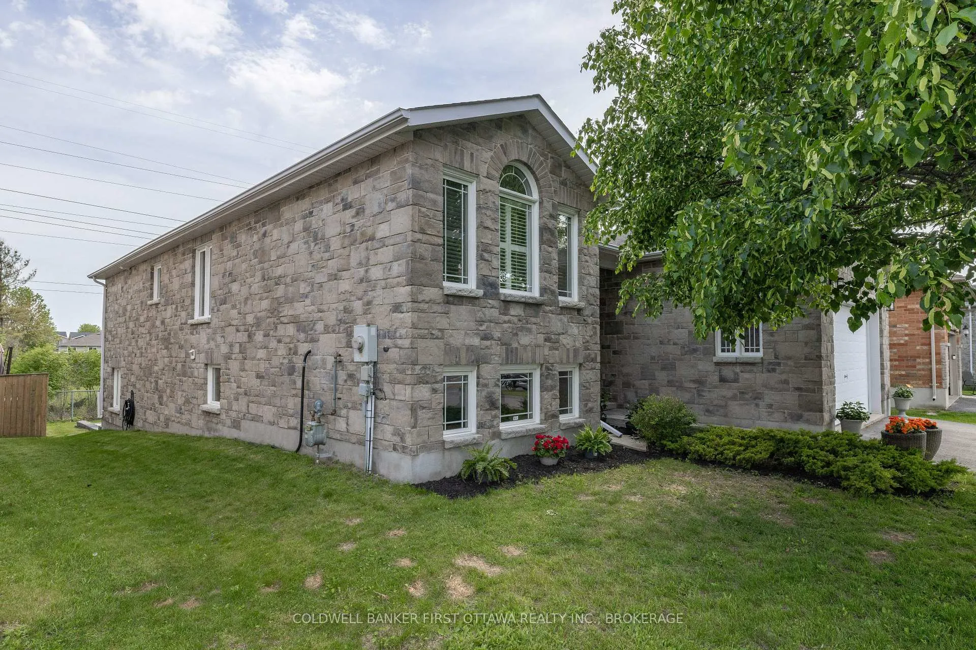 Photo 3 of 1346 Sierra Avenue, Kingston, City Northwest — HOMEH