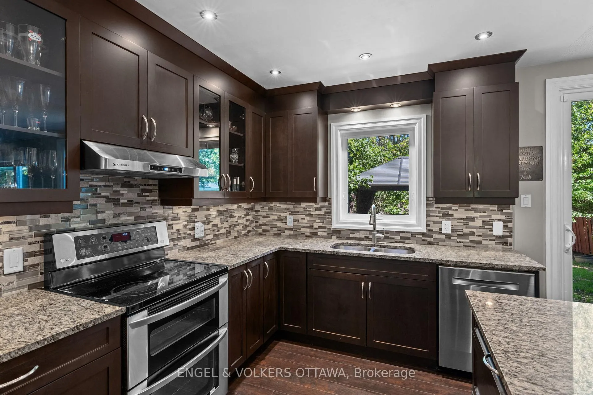 Photo 19 of 49 Kittiwake Drive, Ottawa, Stittsville (North) — HOMEH