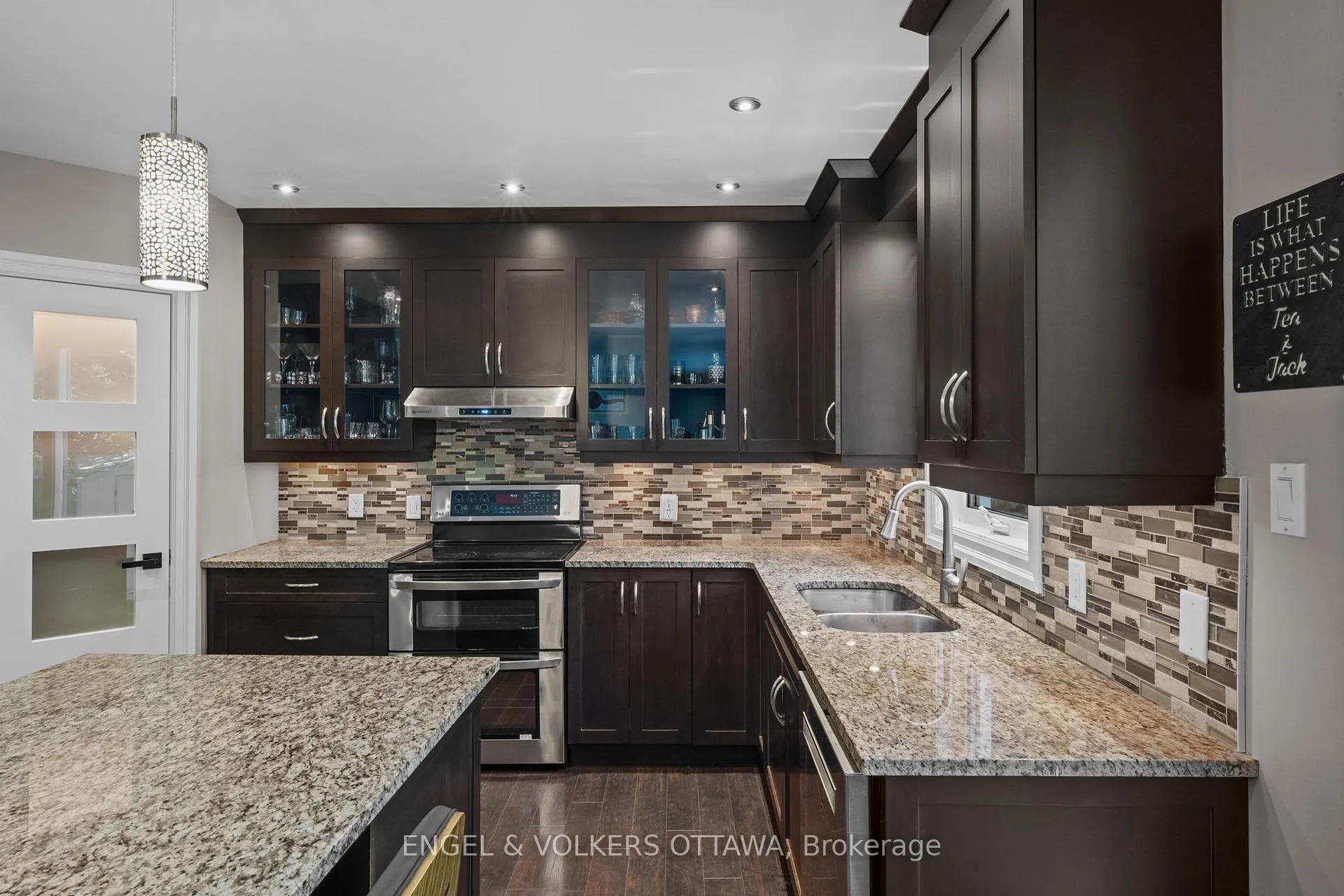 Photo 20 of 49 Kittiwake Drive, Ottawa, Stittsville (North) — HOMEH