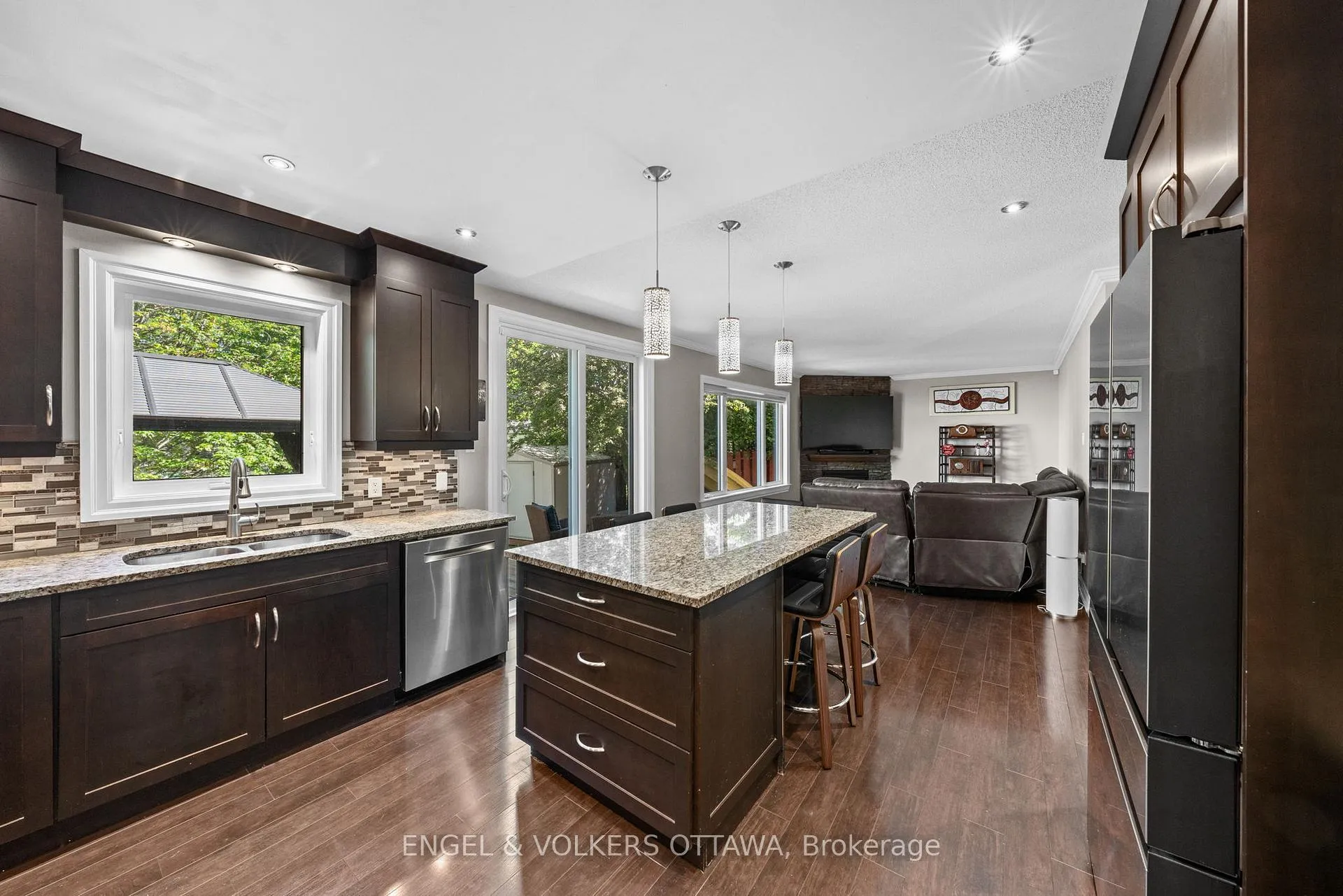 Photo 22 of 49 Kittiwake Drive, Ottawa, Stittsville (North) — HOMEH