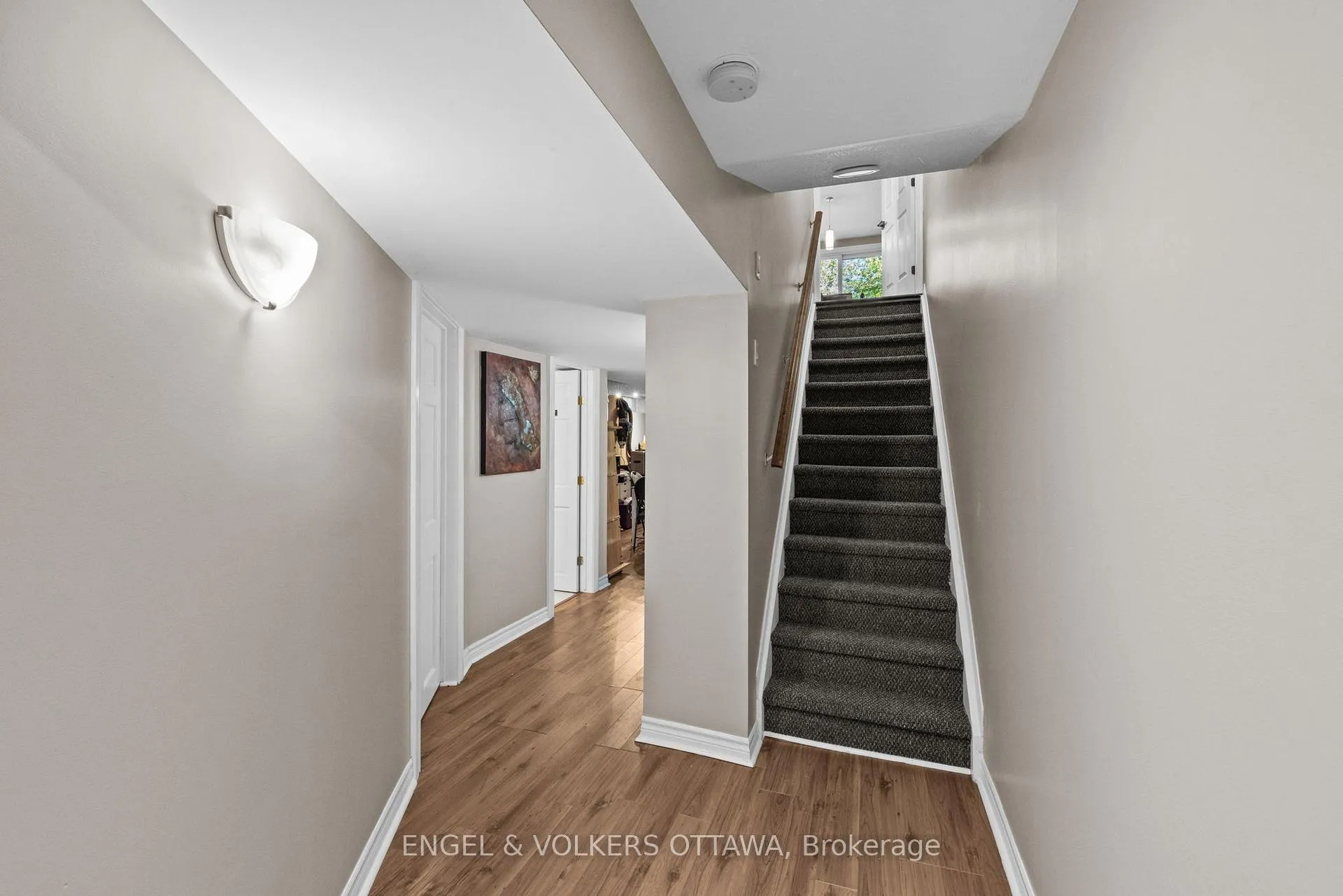 Photo 41 of 49 Kittiwake Drive, Ottawa, Stittsville (North) — HOMEH