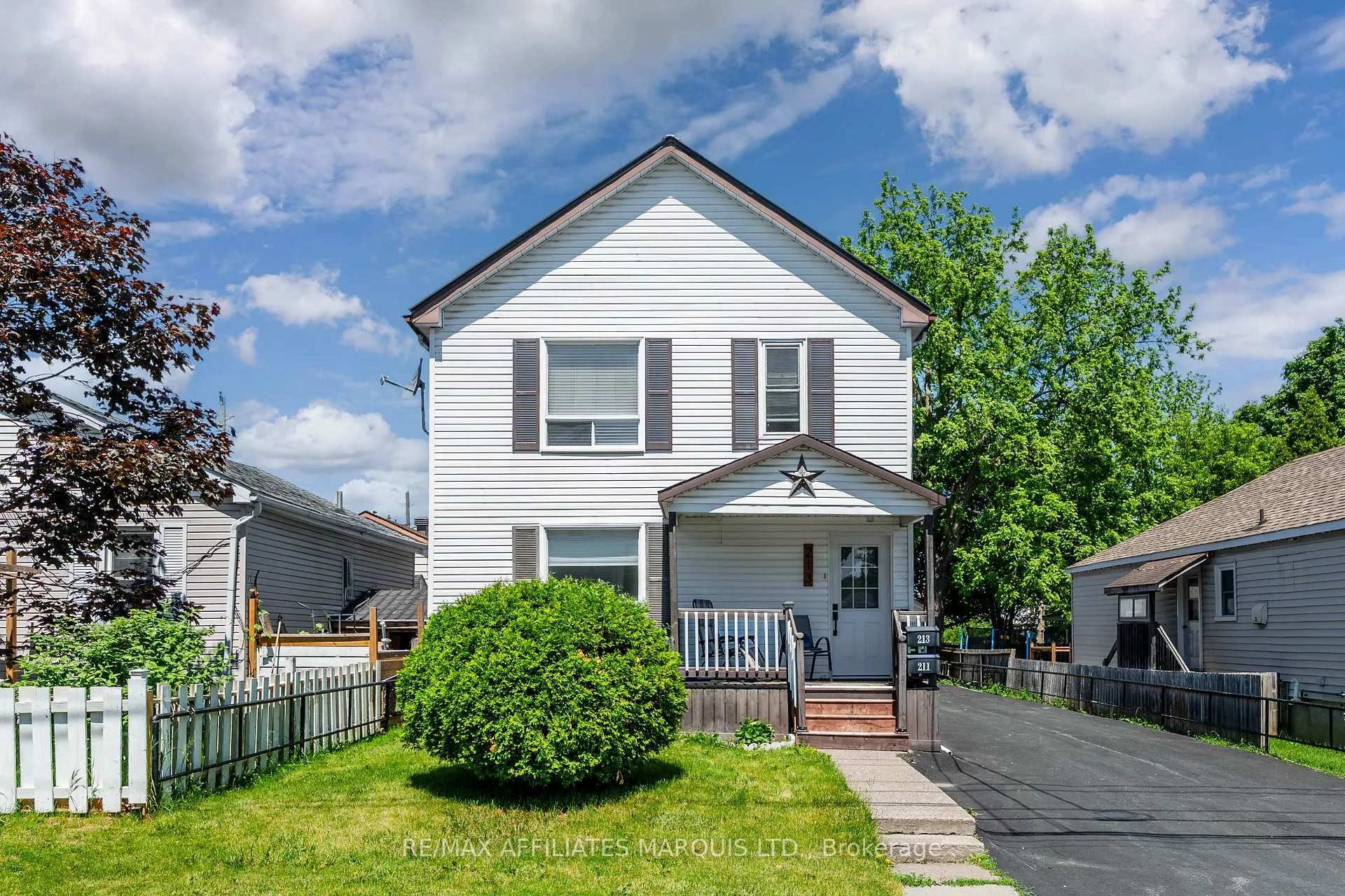 Photo 2 of 213 8th Street E, Cornwall — HOMEH