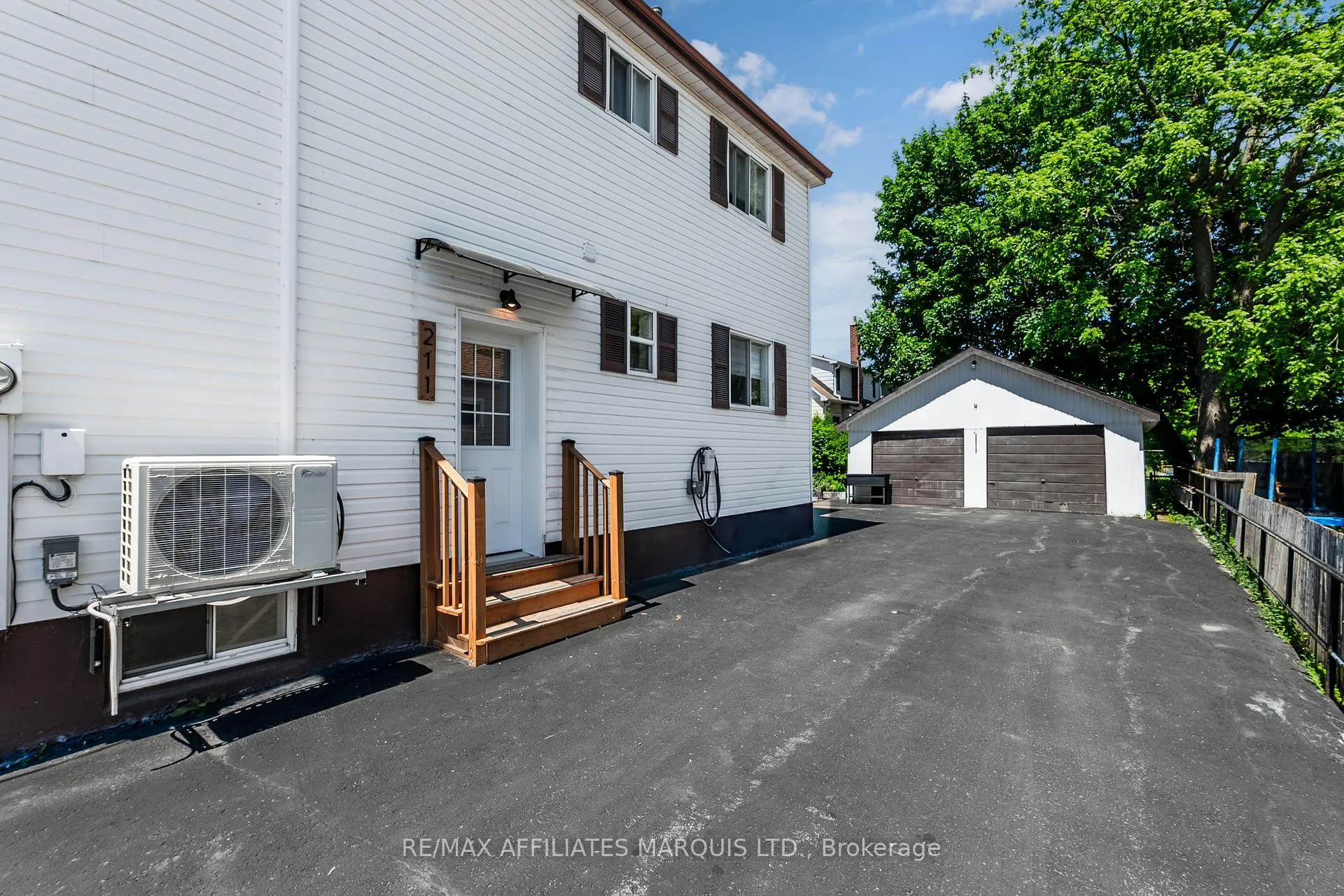 Photo 4 of 213 8th Street E, Cornwall — HOMEH