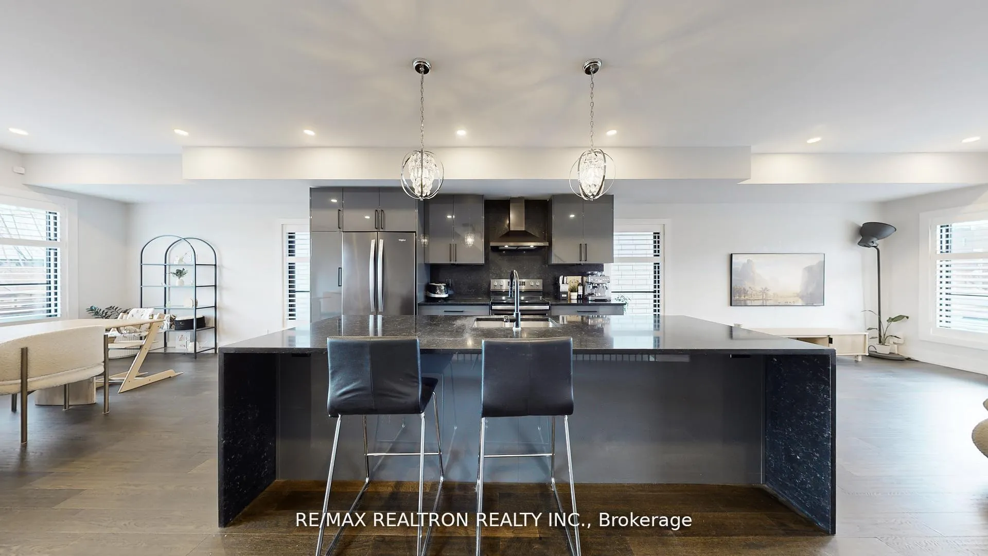 Photo 8 of Unit C, 3 Spring Lane, Brantford, Holmedale — HOMEH