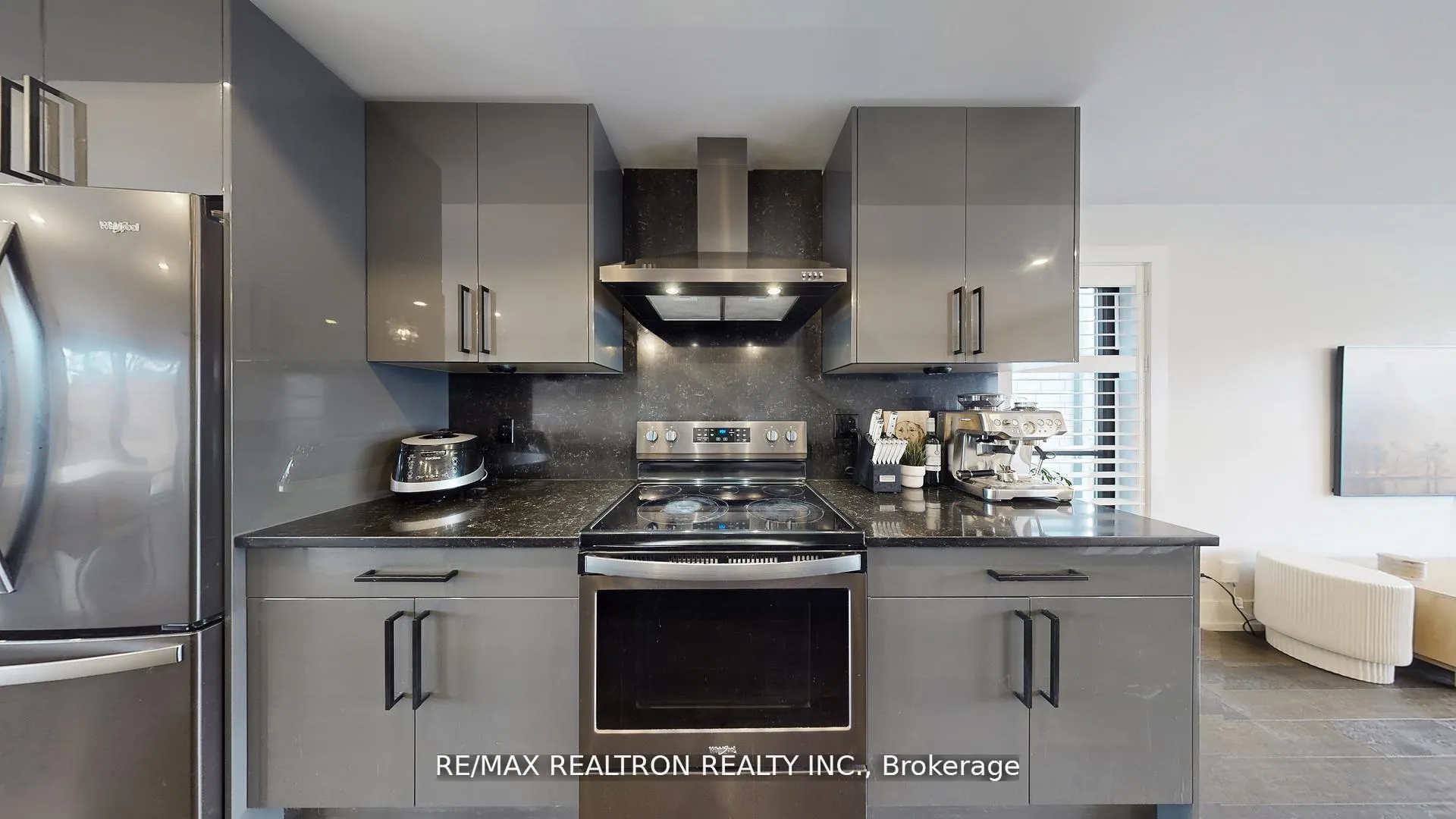 Photo 11 of Unit C, 3 Spring Lane, Brantford, Holmedale — HOMEH