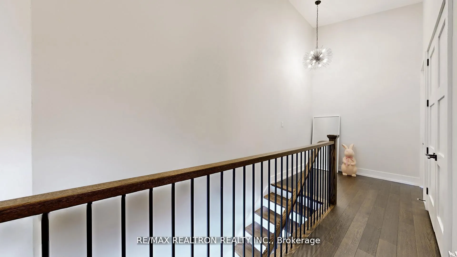 Photo 20 of Unit C, 3 Spring Lane, Brantford, Holmedale — HOMEH