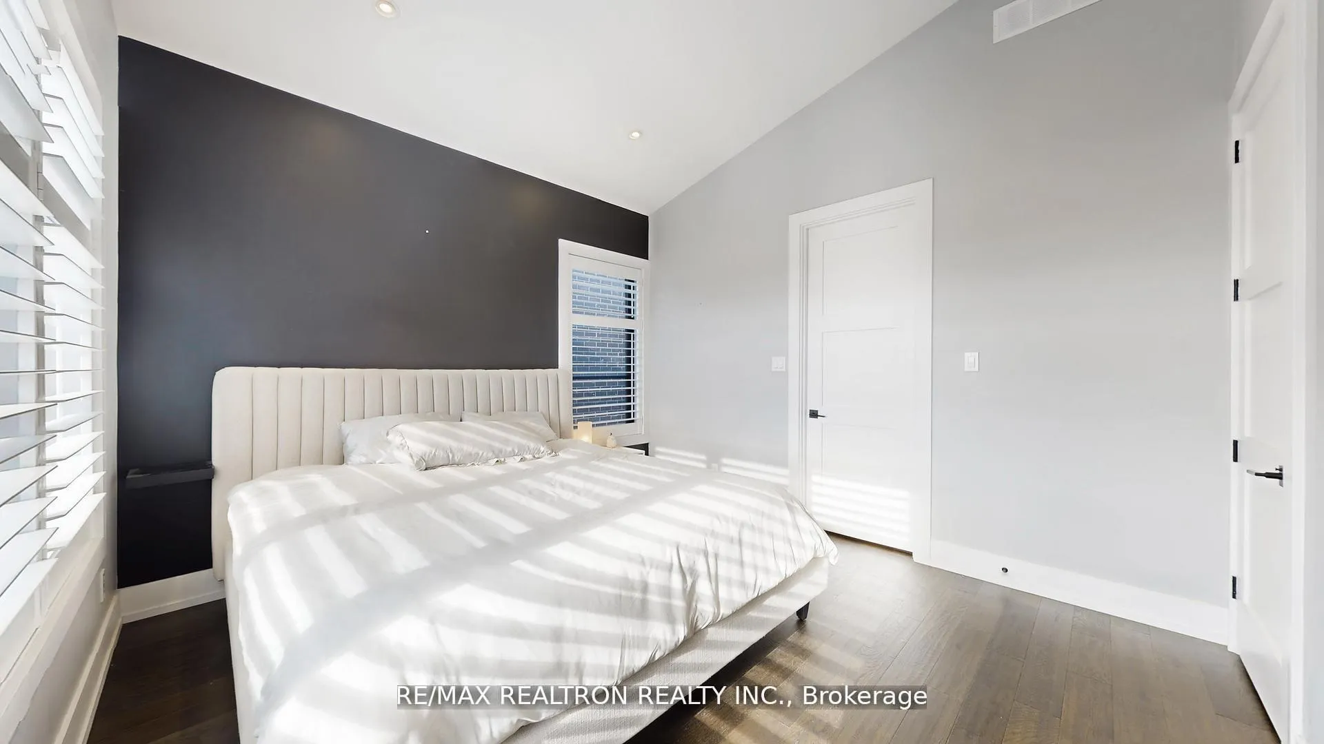 Photo 23 of Unit C, 3 Spring Lane, Brantford, Holmedale — HOMEH