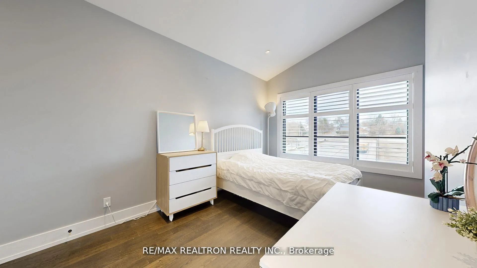 Photo 30 of Unit C, 3 Spring Lane, Brantford, Holmedale — HOMEH