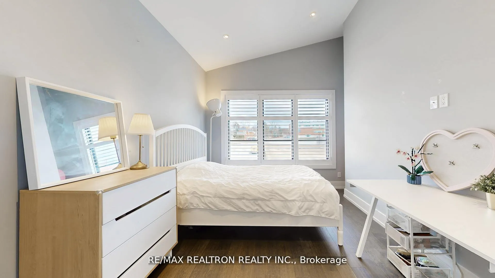 Photo 31 of Unit C, 3 Spring Lane, Brantford, Holmedale — HOMEH
