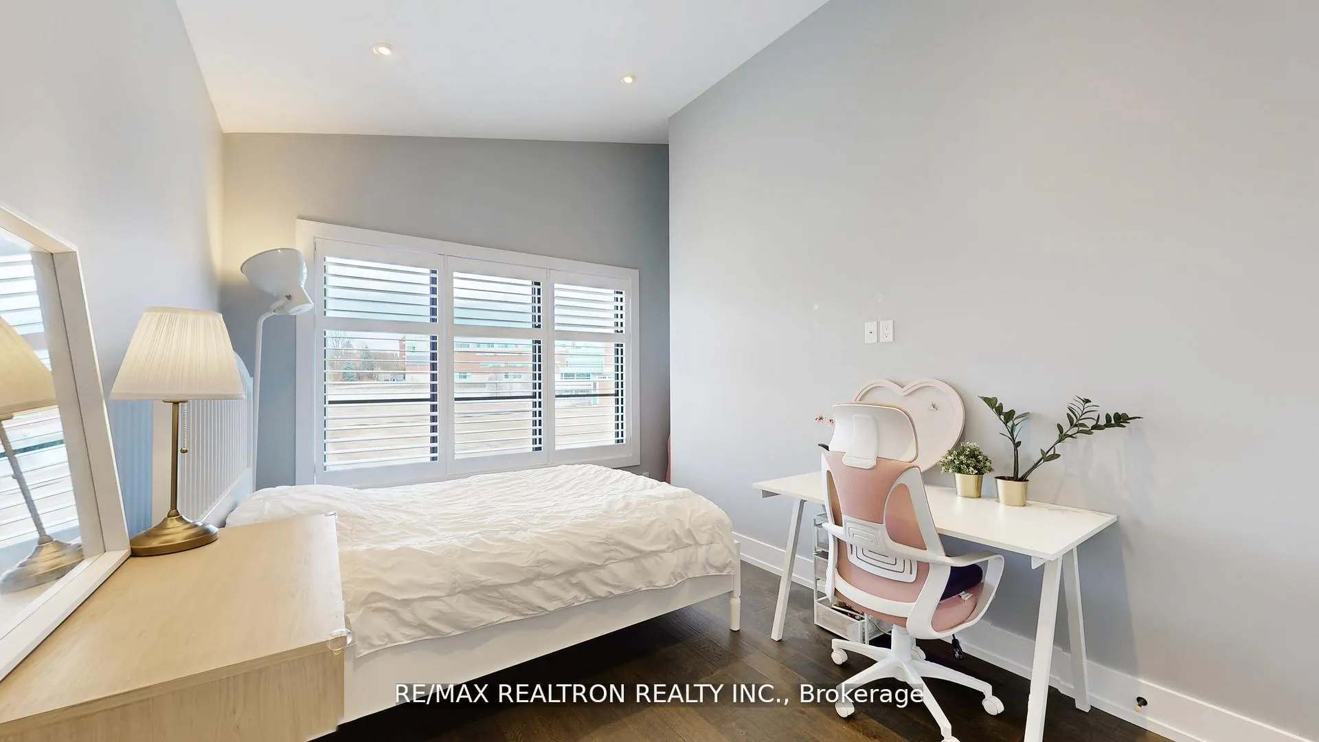 Photo 32 of Unit C, 3 Spring Lane, Brantford, Holmedale — HOMEH