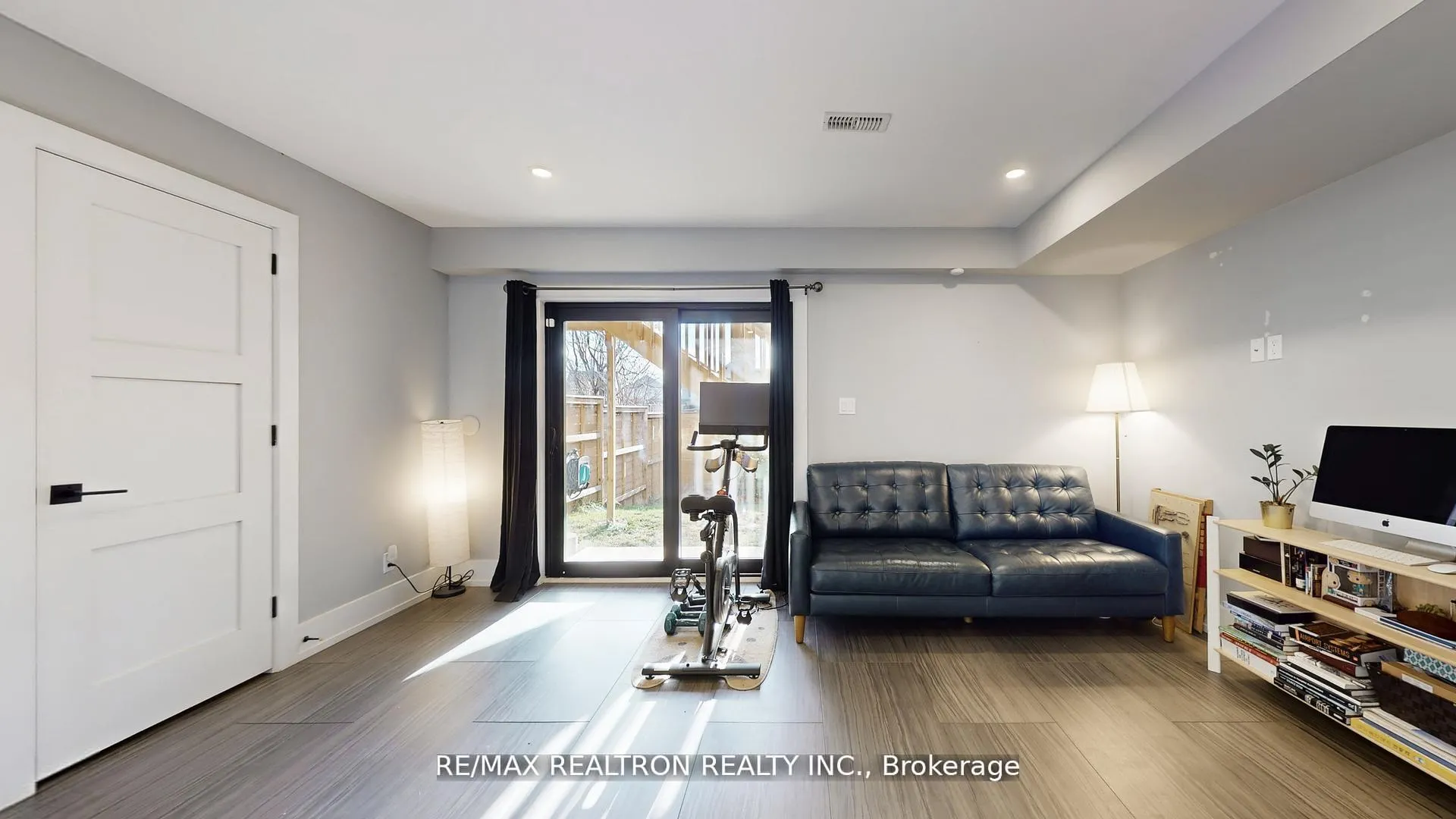 Photo 42 of Unit C, 3 Spring Lane, Brantford, Holmedale — HOMEH