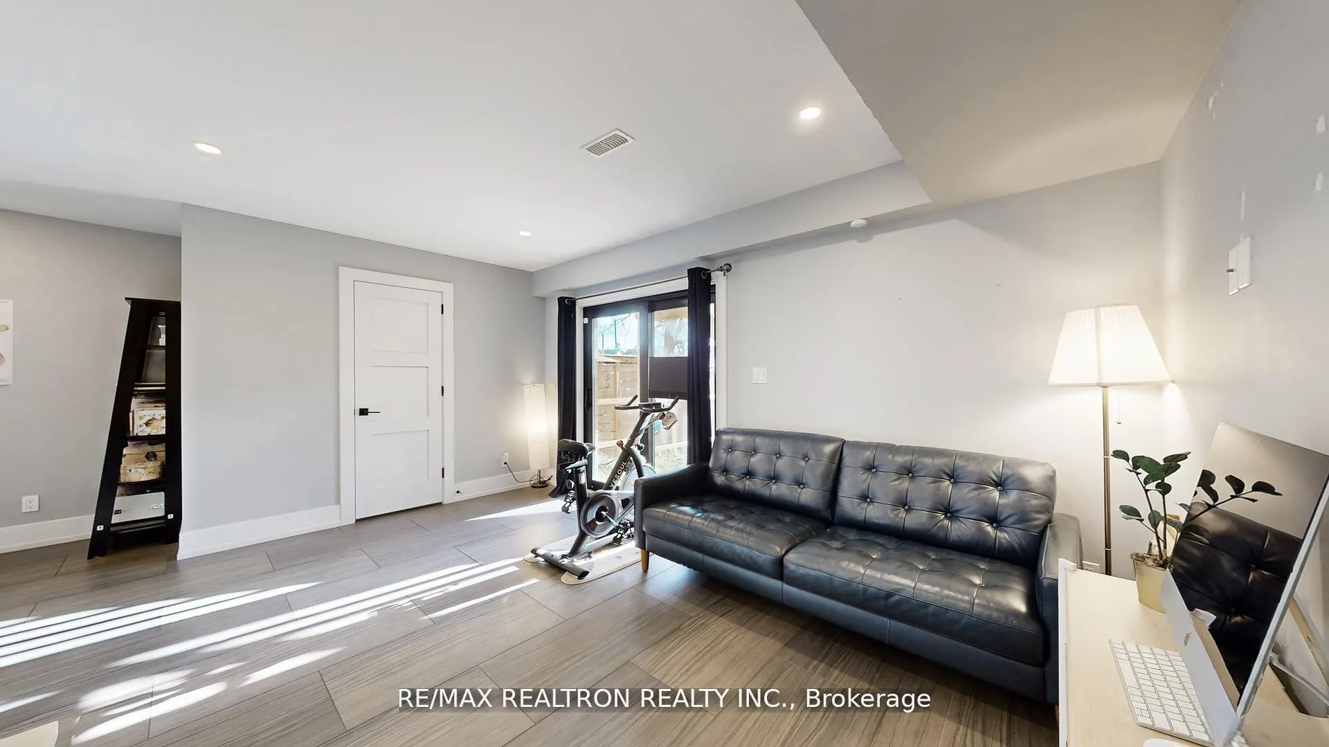 Photo 43 of Unit C, 3 Spring Lane, Brantford, Holmedale — HOMEH